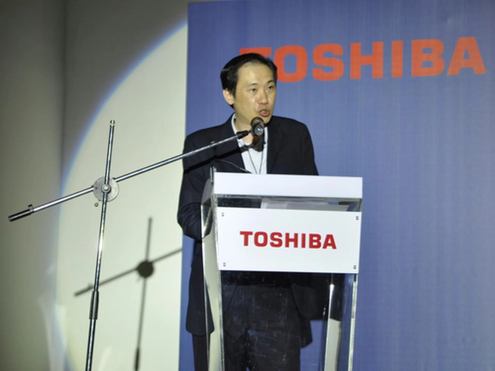 Toshiba's opening speech is centered around the digitization of conventional media, and how important it is to have to right device for your style of media consumption. 