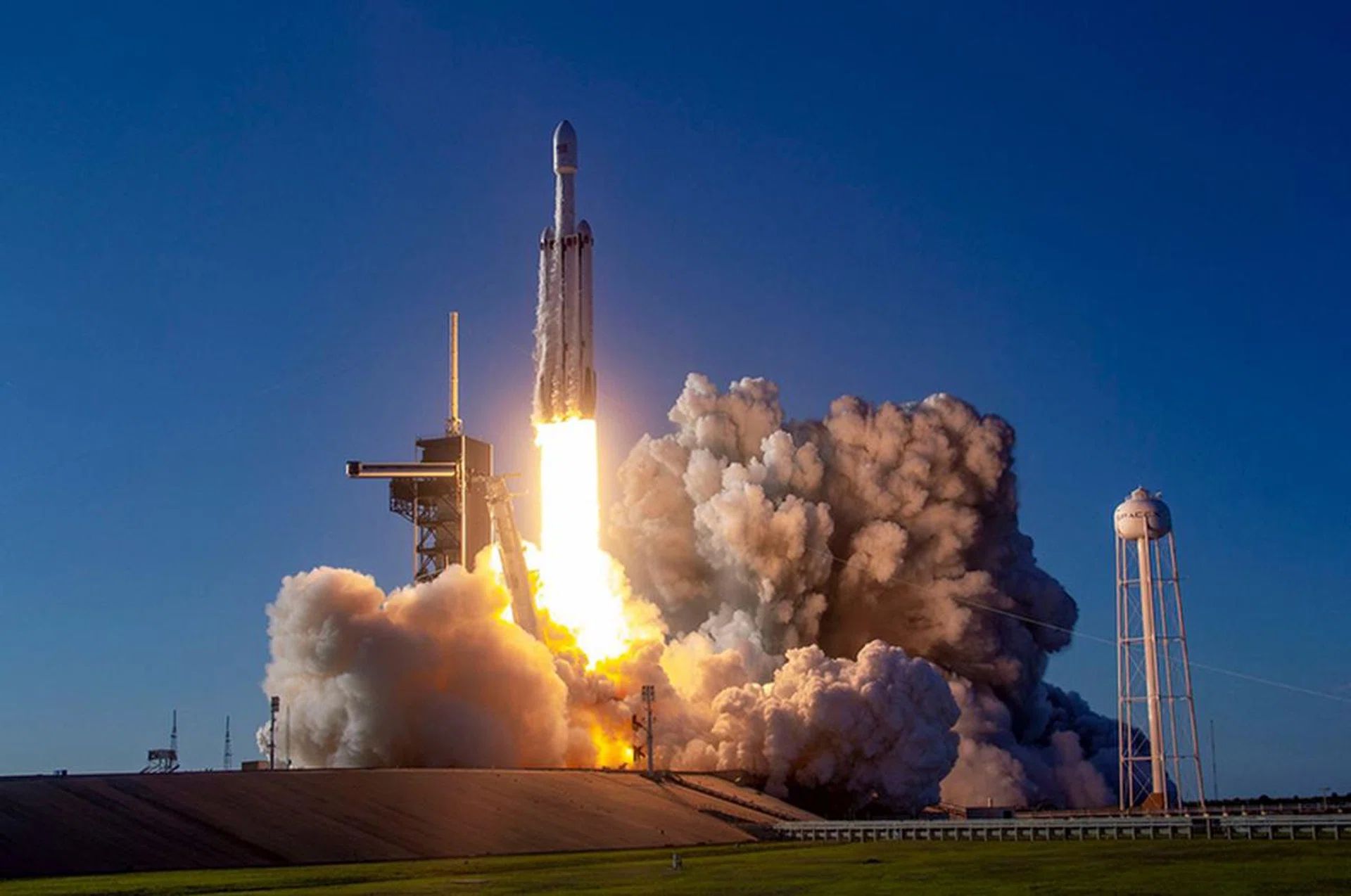 The Falcon Heavy carried a large Saudi Arabian communications satellite into orbit. 