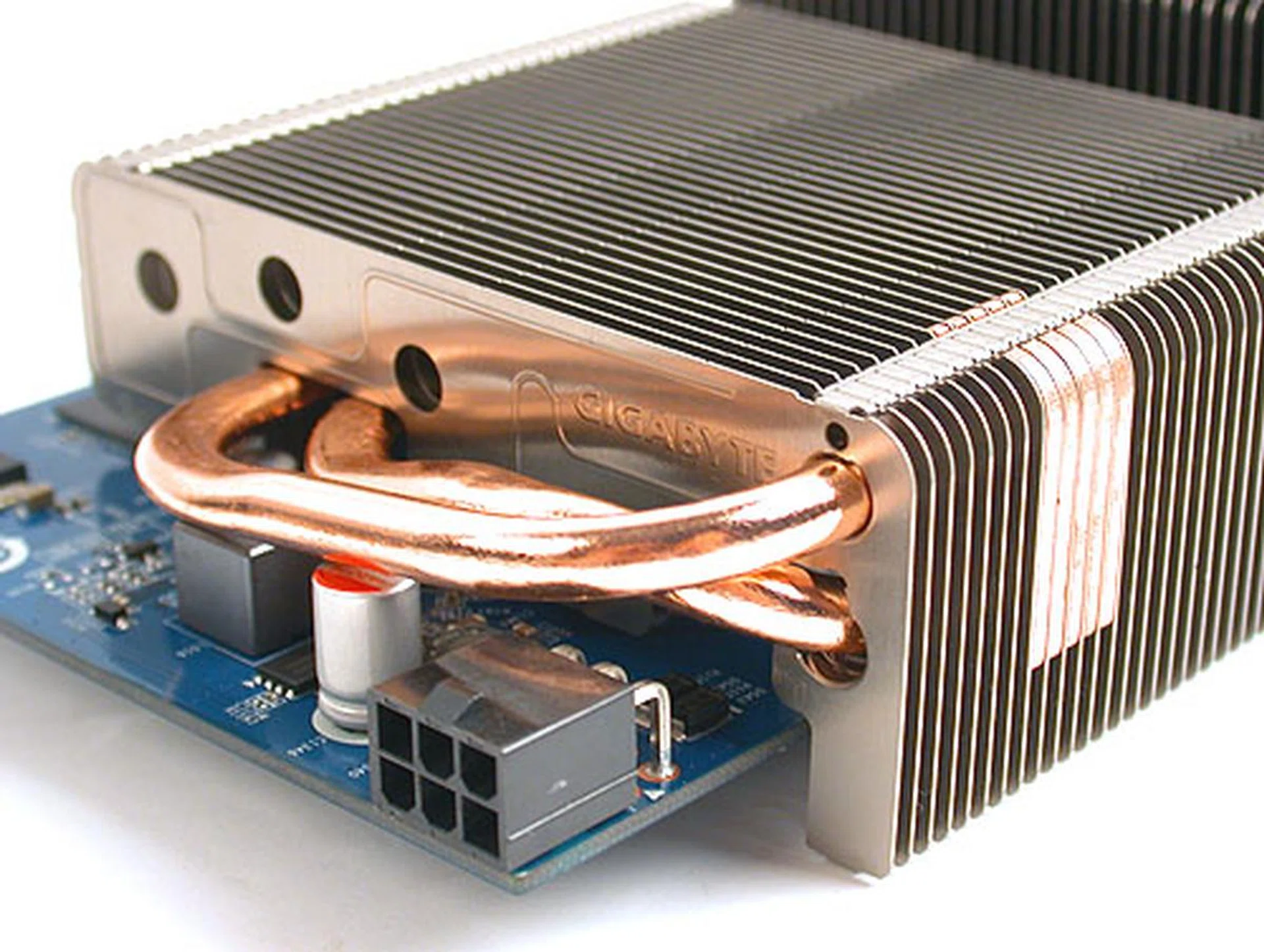 As usual, heat pipes are crucial to redistributing the heat from the GPU core, more so for a passive heatsink design.