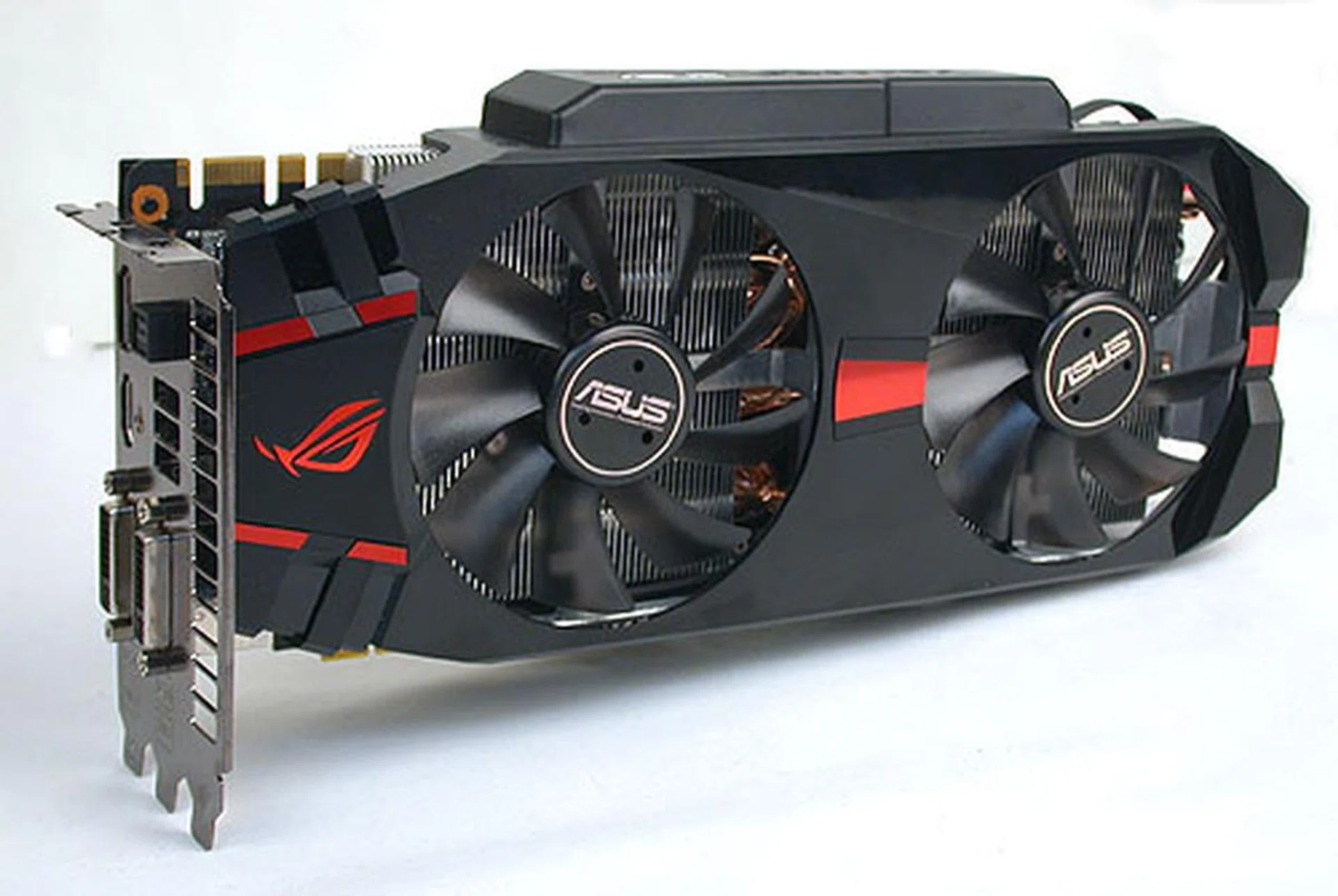 It's not the fastest GTX 580 in the market, but the ASUS Matrix GTX580 Platinum lives up to its ROG reputation with some extreme tweaking features and a superior cooler.