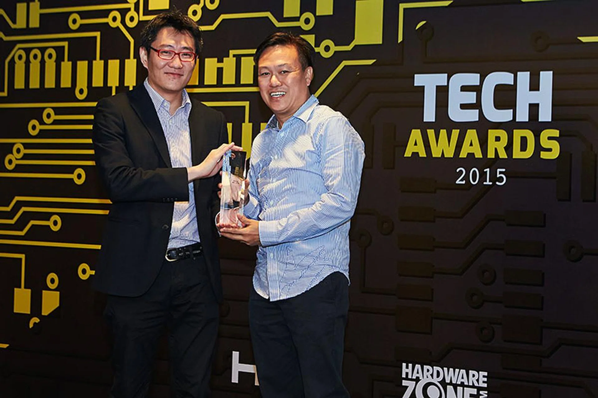 Brother's MFC-J2720 InkBenefit printer is the winner of our Best AIO Color Inkjet Printer award. Receiving the award is Mr. Nigel Lee, General Manager for Brother International Singapore.