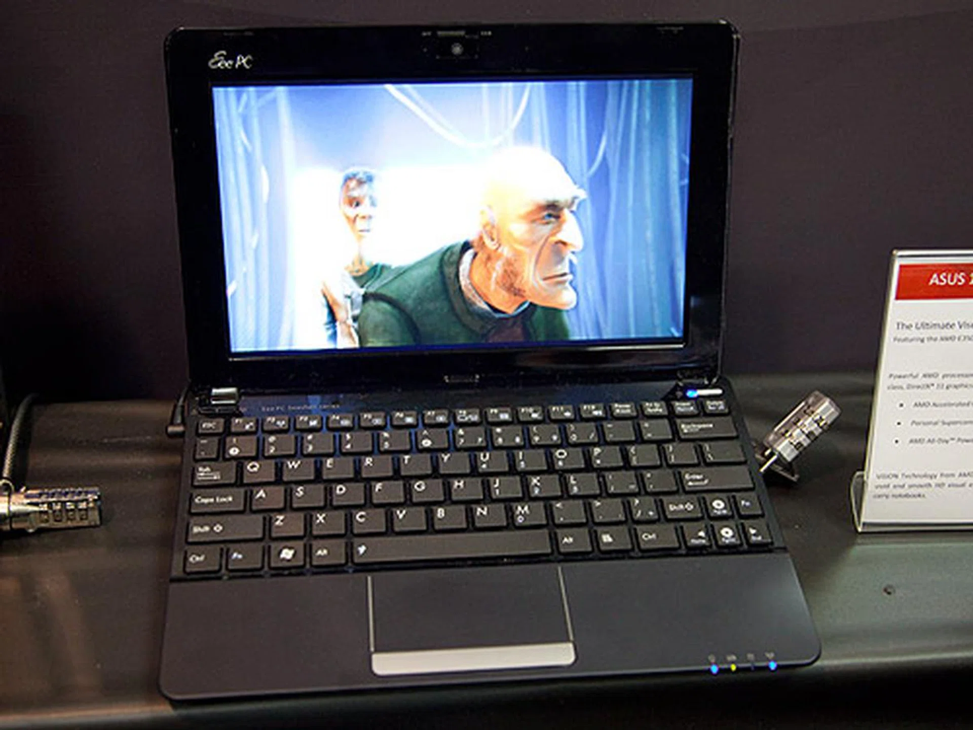 ASUS 1015B with the E-350 APU.