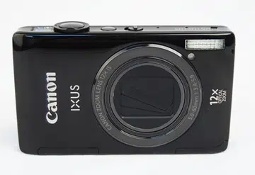 The Canon IXUS 1100 HS comes in a compact body with high-end specs. The camera has a sturdy and stylish exterior that is sadly marred by a glossy  and non-dustproof surface.