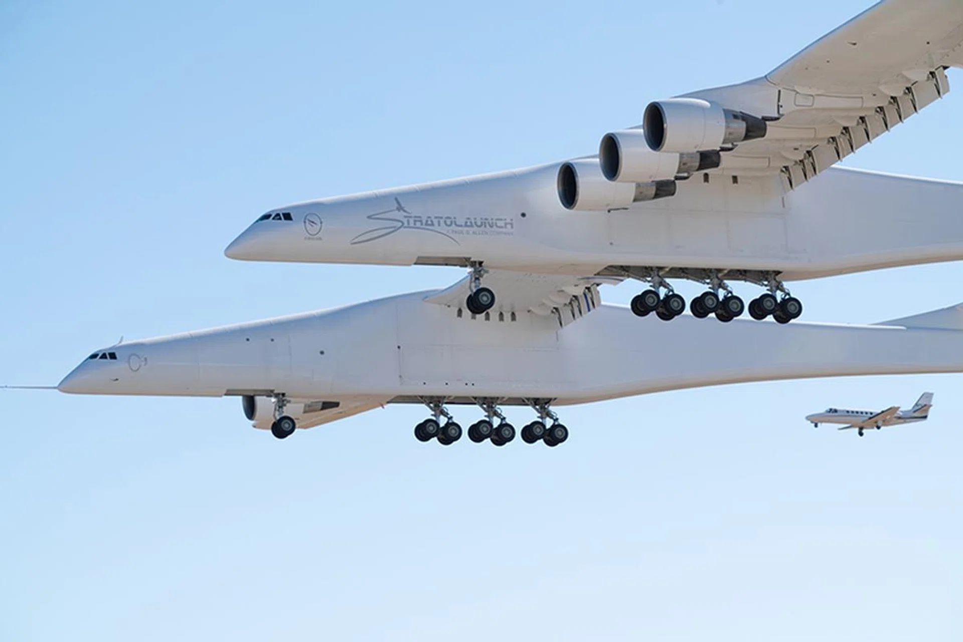 The Roc on its first flight. (Image Source: Stratolaunch)