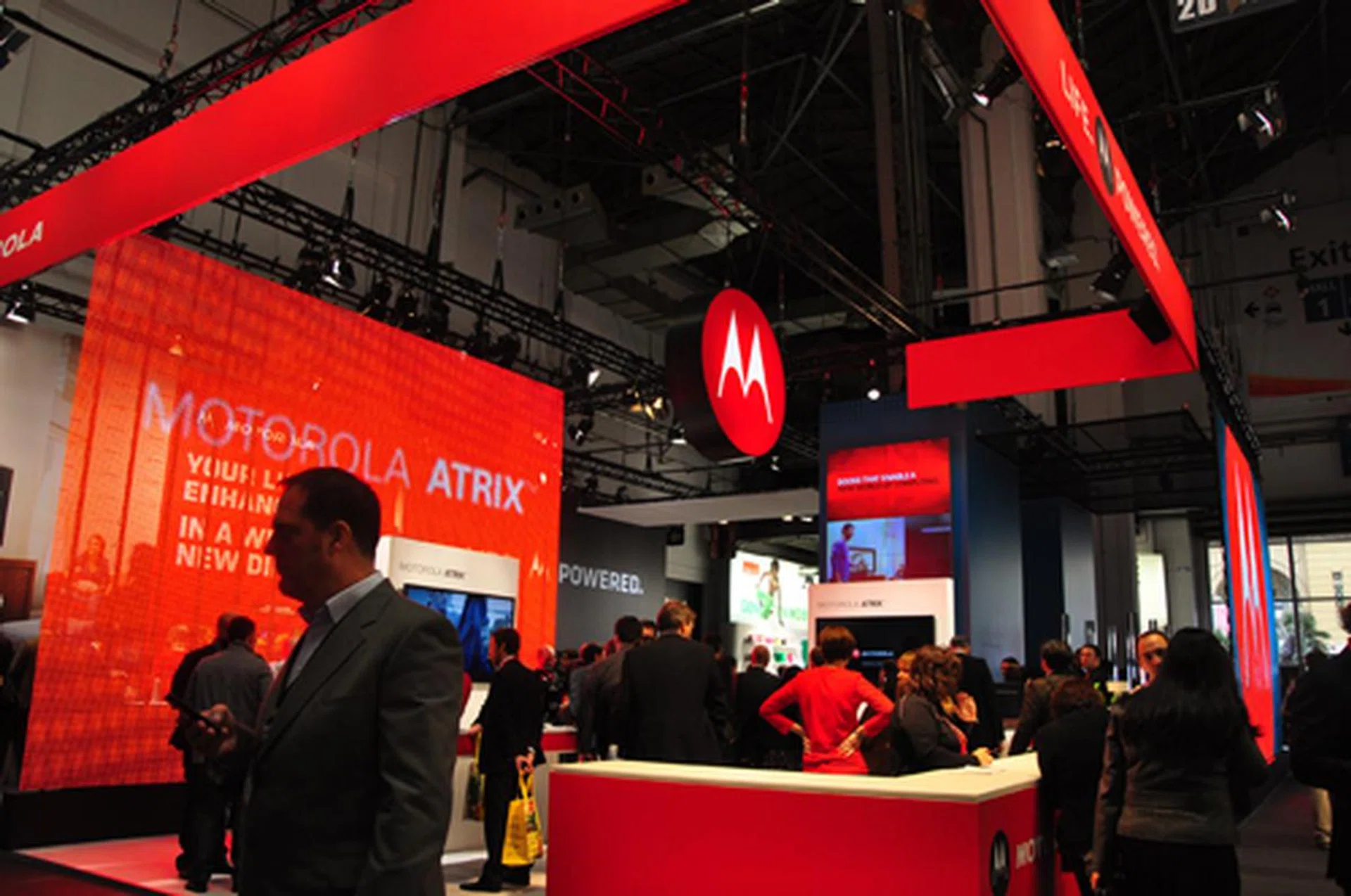 At the Motorola Booth, the Atrix
4G takes center stage, alongside the Laptop Dock. Availability for the
phone has not been confirmed for Asia Pacific yet, but Motorola has
previously mentioned that they are looking at the international market.