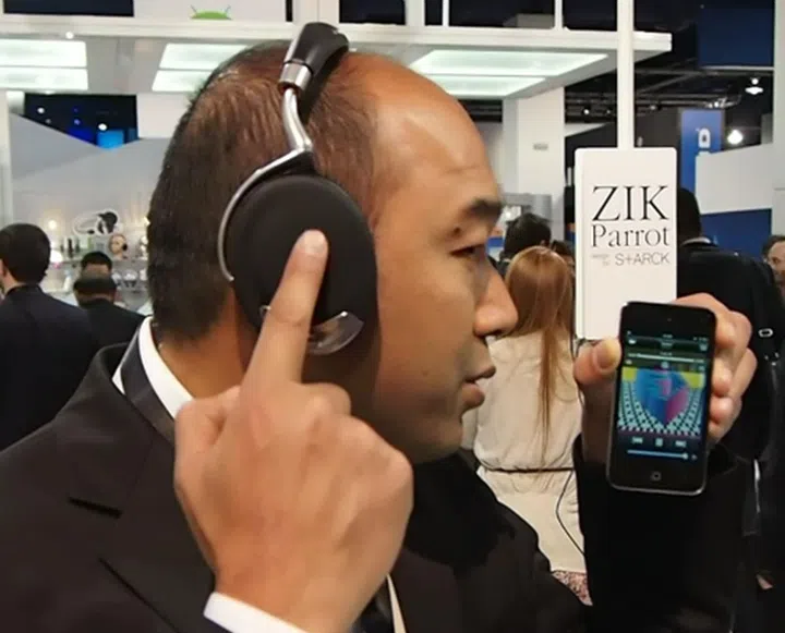 A sleek design without unsightly buttons was made possible, thanks to the capacitive touch controls on the Zik headphones.