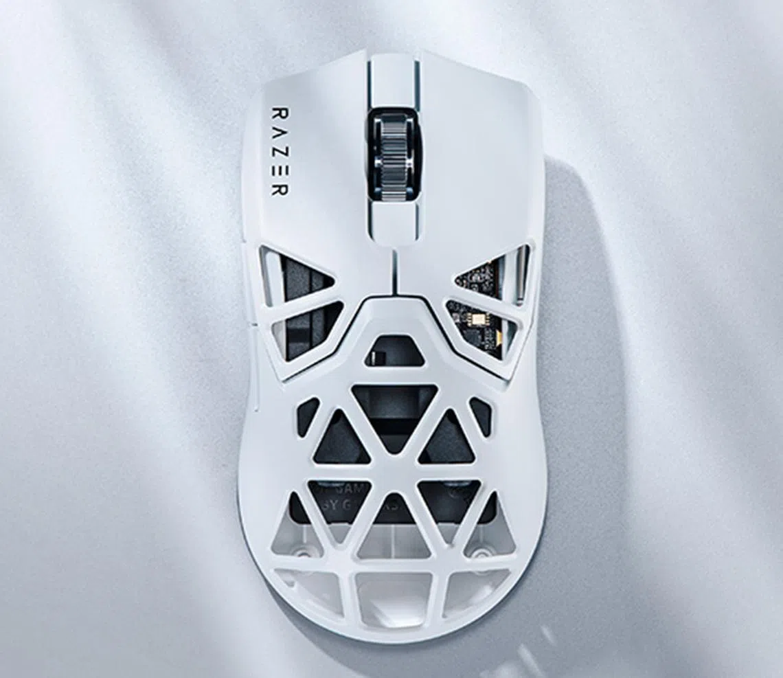 Razer's all-new white edition of the Viper Mini Signature Edition