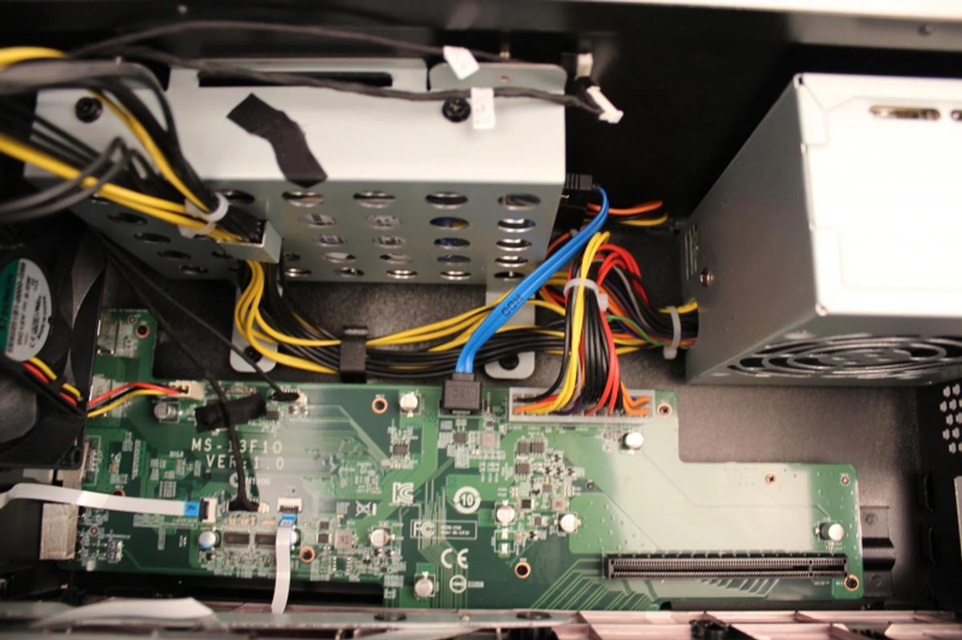 Here's a view of the dock's interior without a graphics card. As it uses a standard PCIe x16 3.0 slot, anything that can fit that slot will be usable.