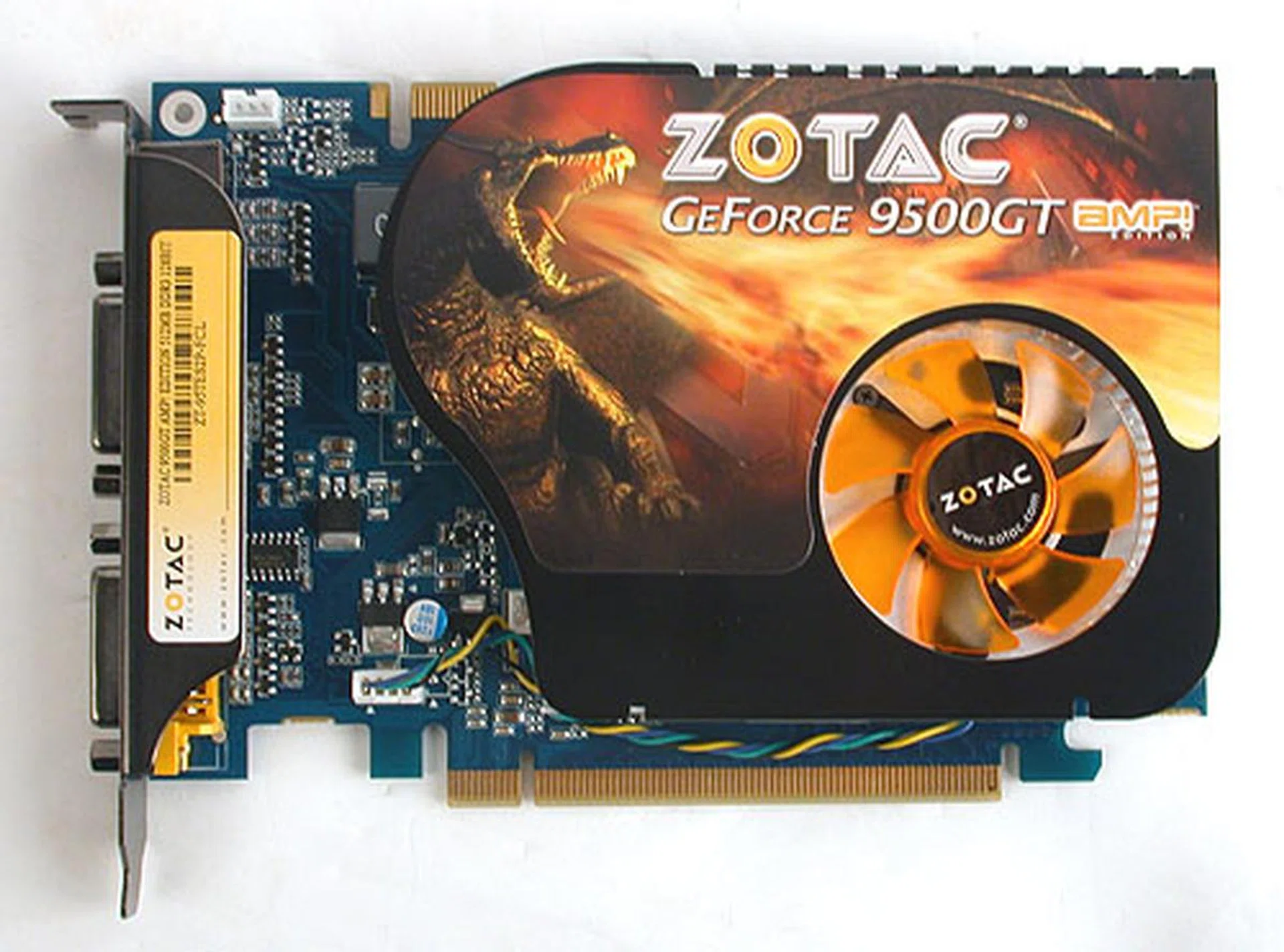 A simple aluminum heatsink with a relatively quiet and small fan is enough to cool the GeForce 9500 GT. 