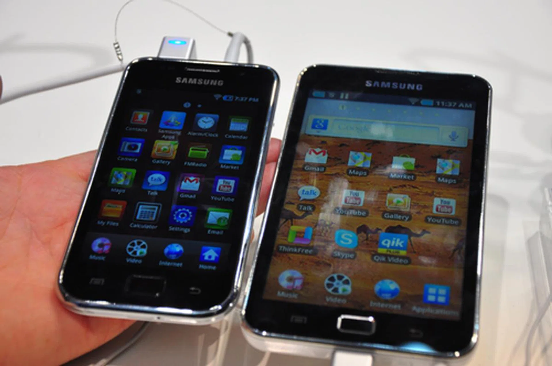 Samsung GALAXY S WiFi 4.0 (left) and Samsung GALAXY S WiFi 5.0 (right). Both are possible to be upgraded to 2.3 Gingerbread at commercial launch according to the official press release.