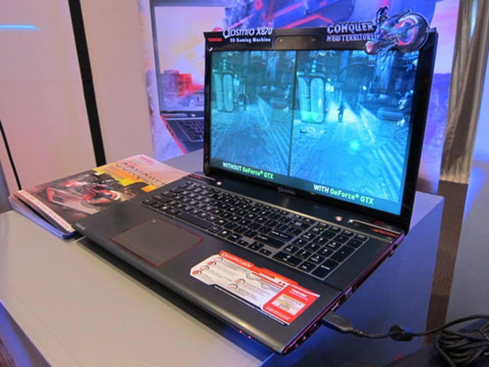Toshiba's new gaming machine, the X870 is quite different from last year's X770 both internally and externally.