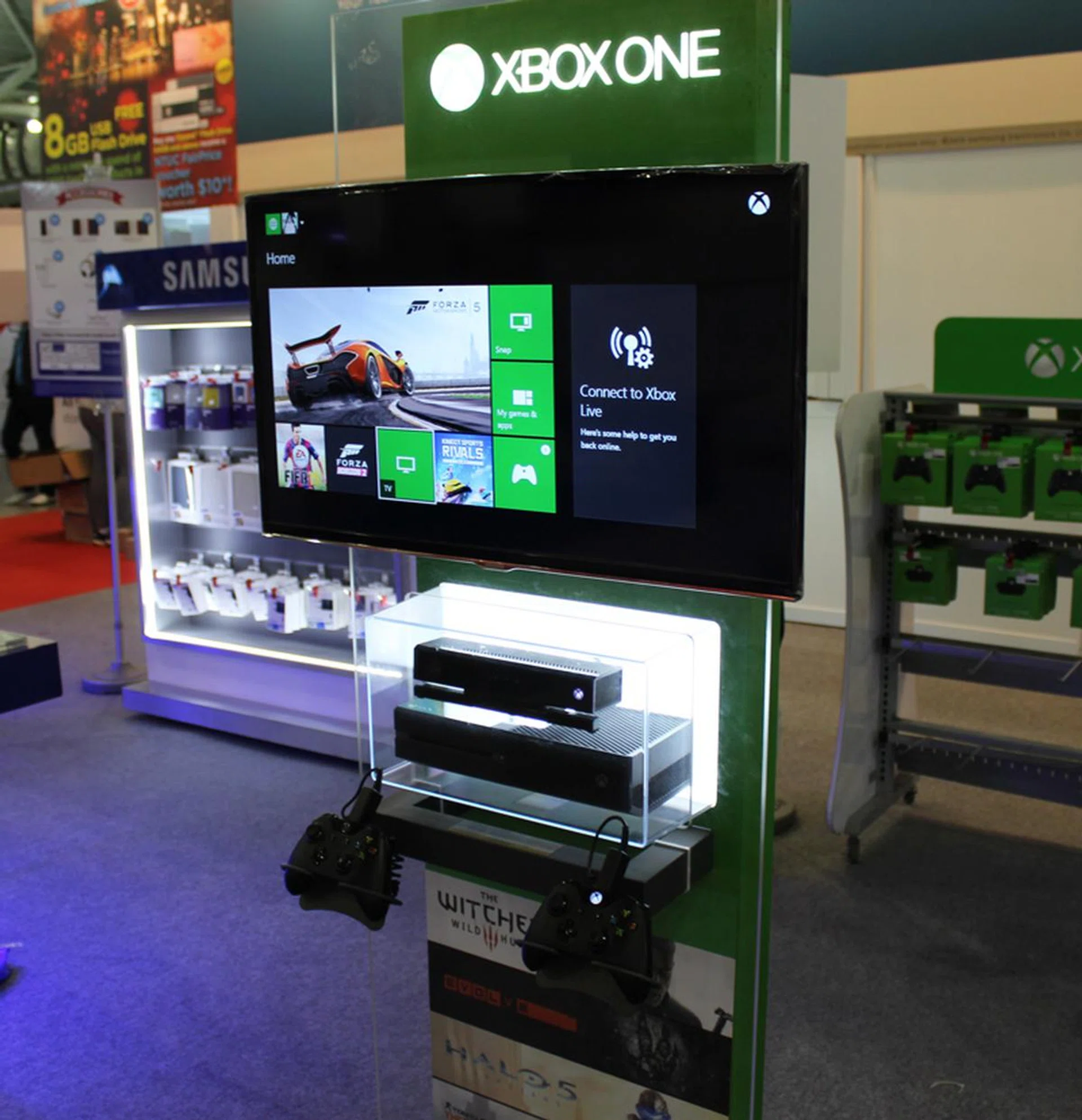 The Microsoft Xbox One has seen its fair share of bundles over the past few months and the one at The PC Show is yet another decent one. You can get a Xbox One with Kinect (with the Halo: MCC bundled in), an additional free wireless controller, Dance Central Spotlight and Fruit Ninja Kinect 2 for $739.