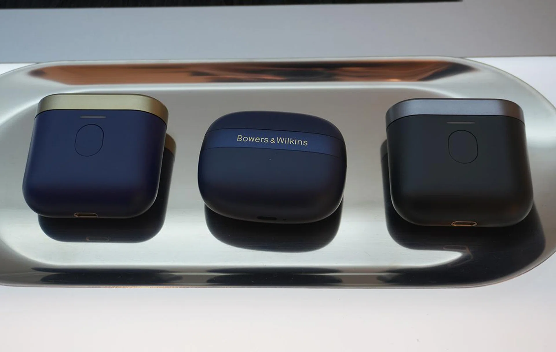 In the middle is the new Pi8 next to the older Pi7 S2. Photo: HWZ