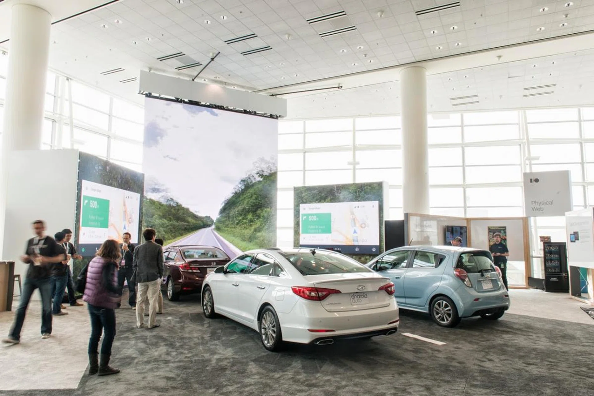Android Auto wants to make it easier to navigate, communicate and listen to music while you're driving.