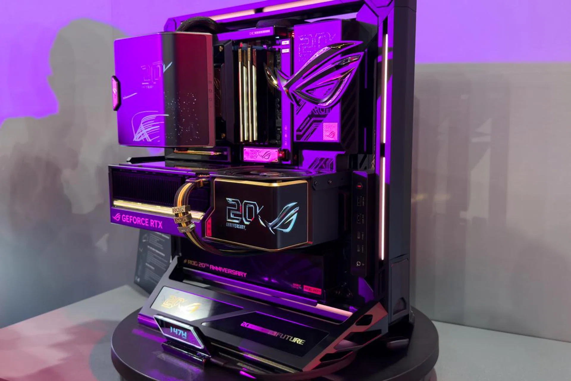 ASUS ROG Crosshair X870E Edition 20, ROG Astral GeForce RTX 5090 Edition 20, ROG GR20 Edition 20