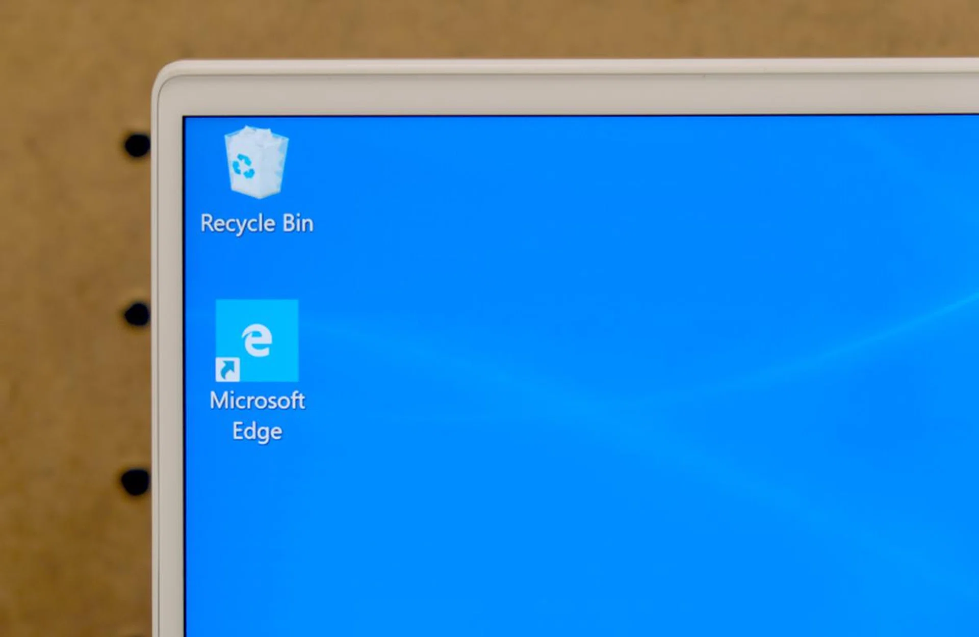 The bezel is just 5.2mm thick.