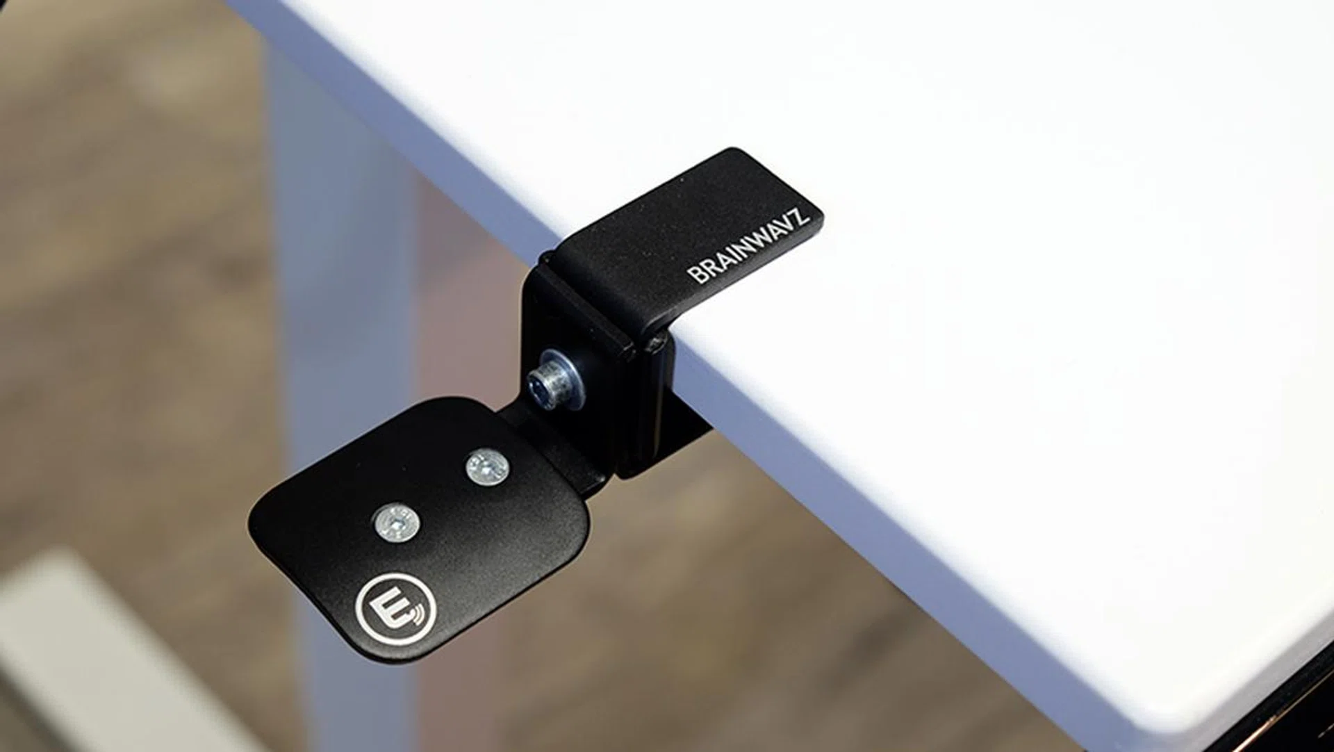 The headphone holder is a convenient way to stow your headphones within easy reach. 