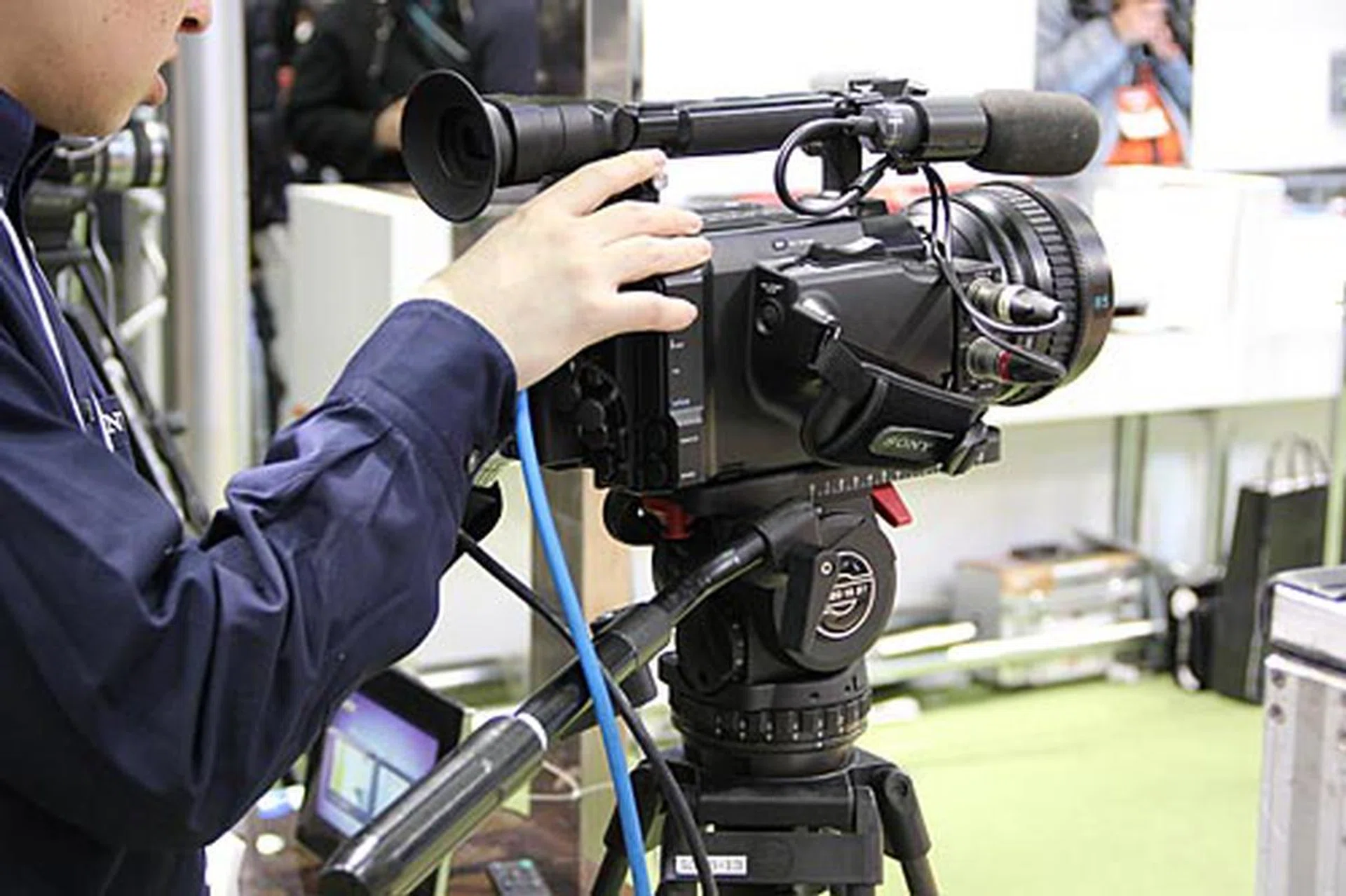 This is the Sony PMW-F3K Full HD camcorder for broadcast and professional use. It uses Sony's Exmor Super 35mm CMOS sensor, and comes with three lenses (35, 50, and 85 mm) and a PL mount adapter for mounting industry standard 35 mm lenses. Also available is the lens-less PMW-F3L.