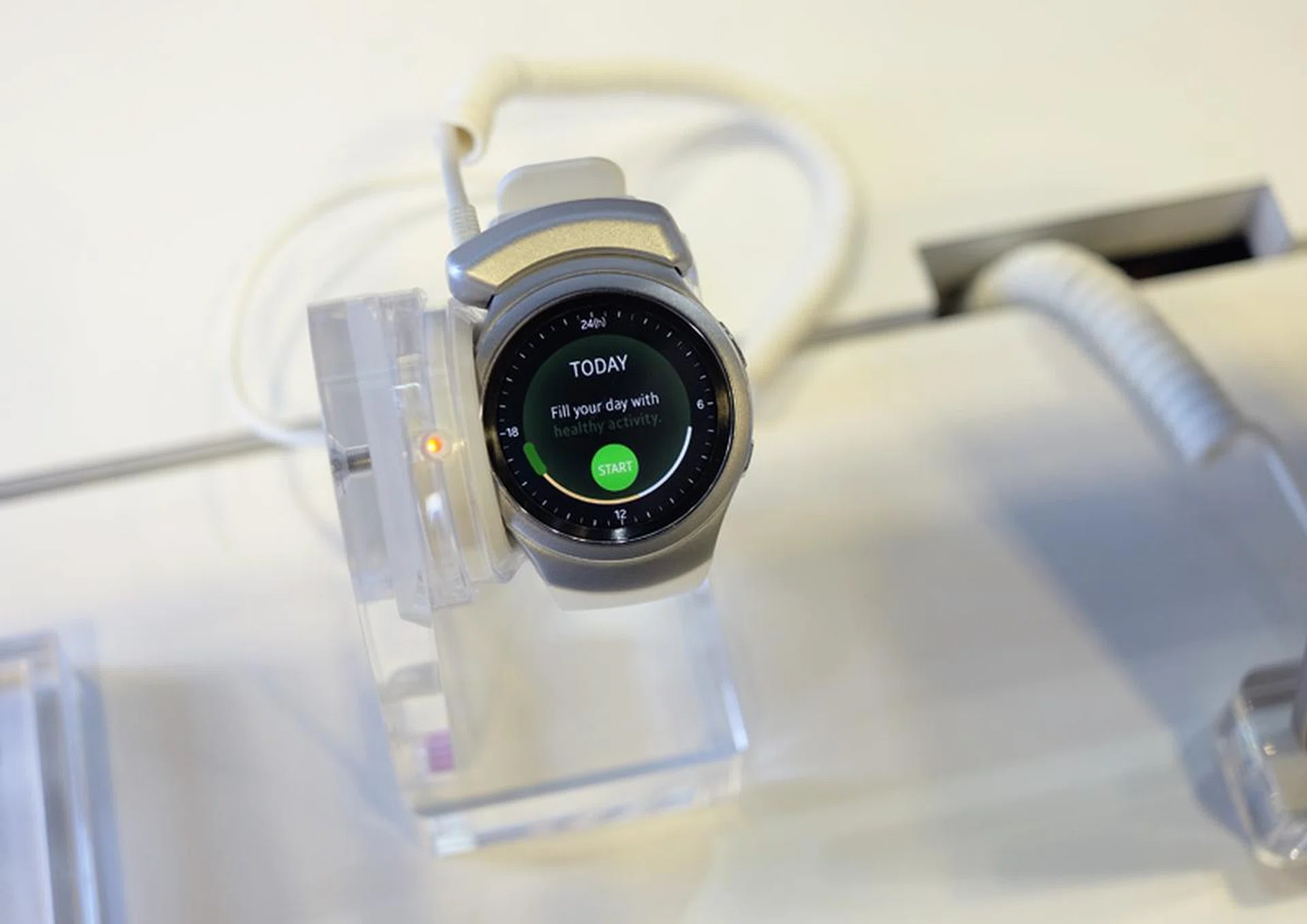 The Samsung Gear S2 was our Tech Awards smartwatch of the year thanks to its innovative round design and stylish good looks. Grab one at CEE for just S$398 (usual price: S$448) and get a free wireless charging dock (worth S$68)!