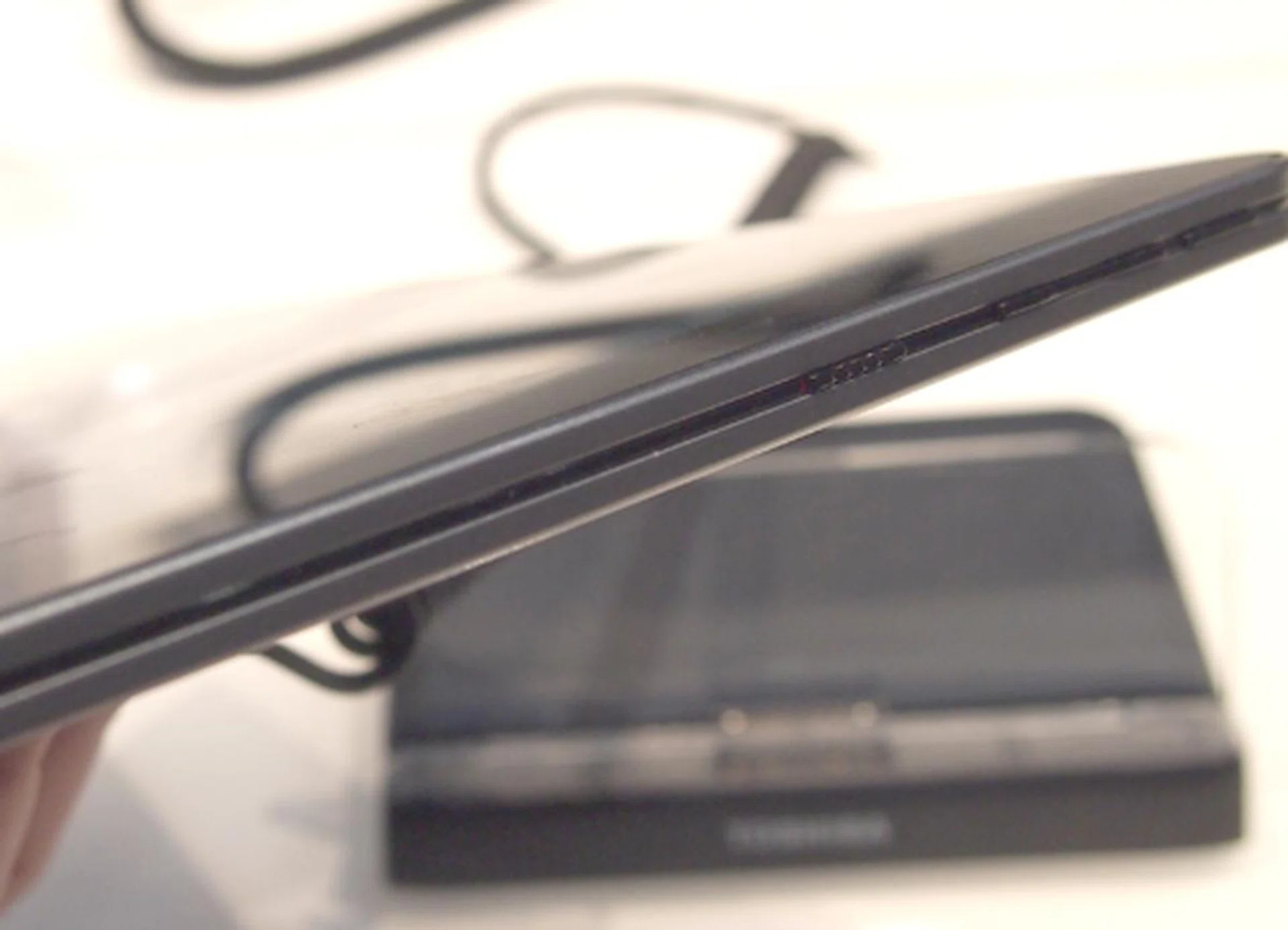 Even the volume and power buttons are equally thin.
