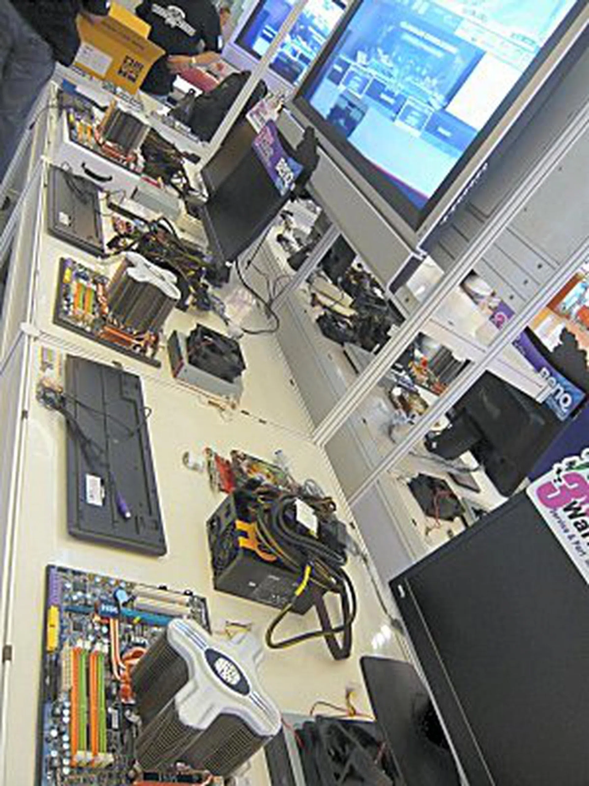  The components all laid out and ready for the contestants to set up.  