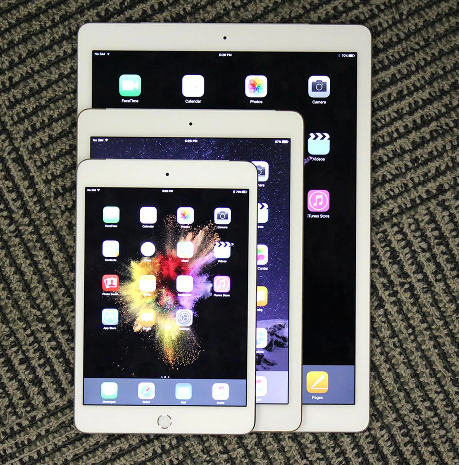 Size comparison! The iPad Pro vs. the iPad Air 2 vs. the iPad Mini 4.