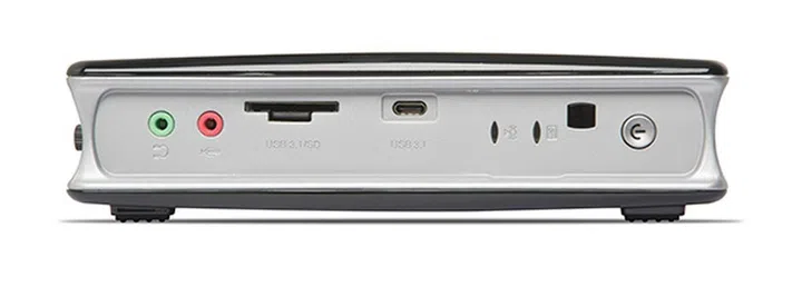 The front USB 3.1 port shares space with the SD card reader. (Image Source: Zotac)