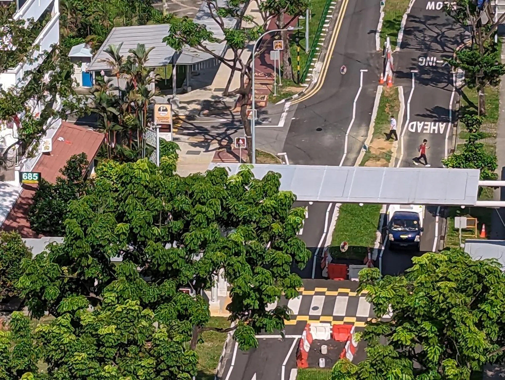 Super Res Zoom (8x).