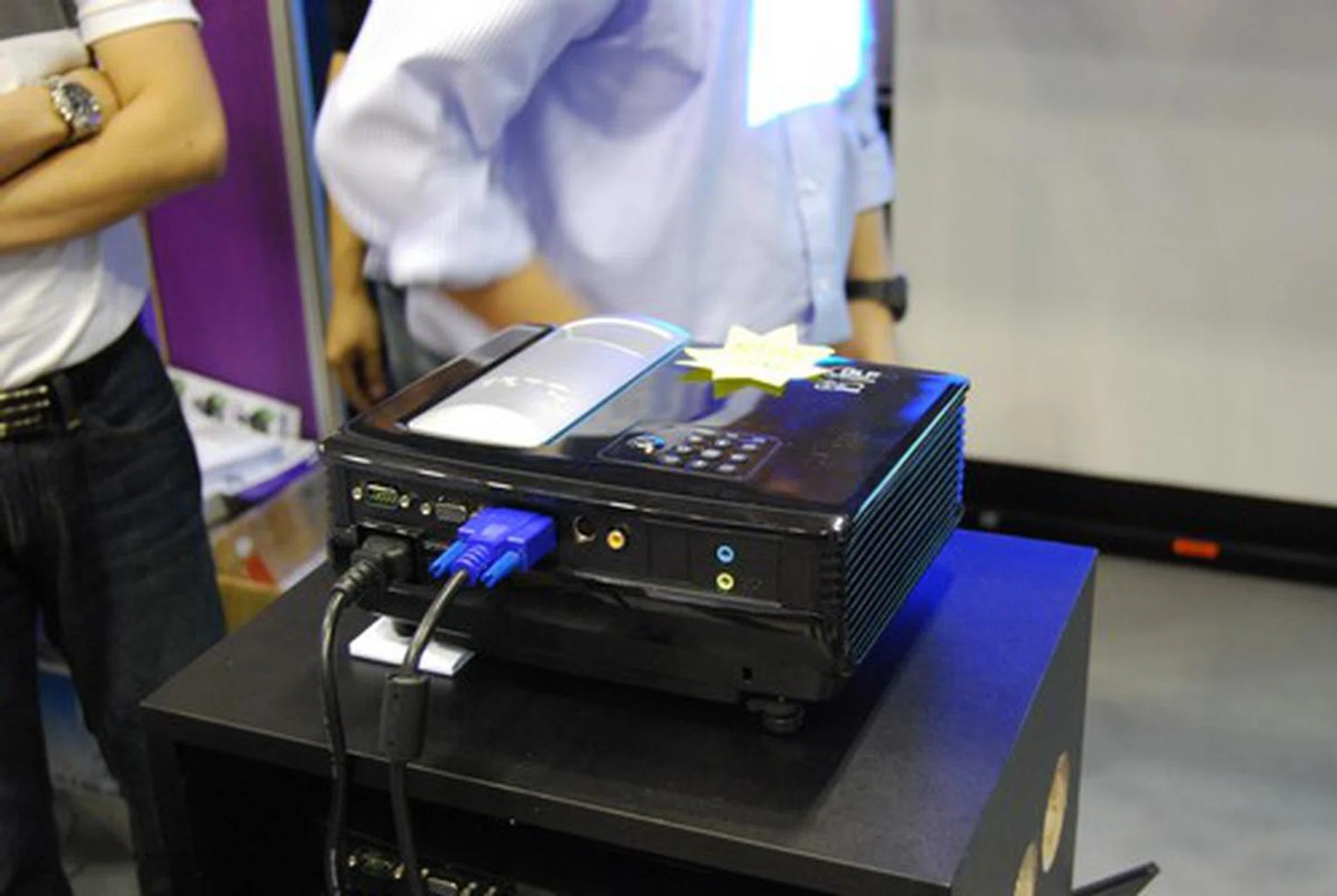 The MP 525P is an XGA (1024 x 768) projector with 2500 ANSI lumens and a 3000:1 contrast ratio. Going for an affordable $749 (U.P. $899).