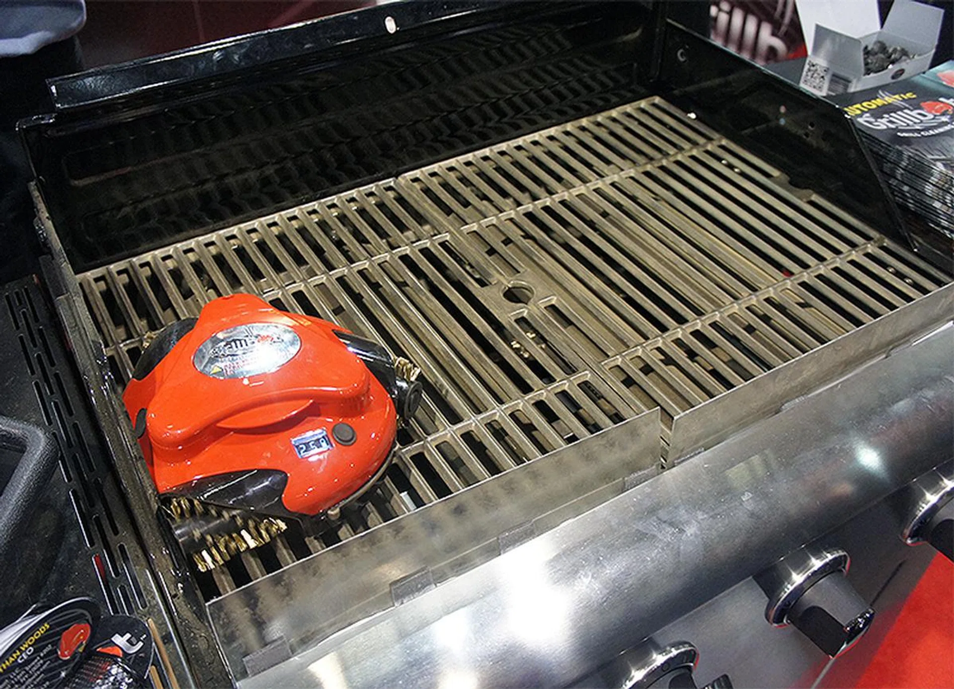 BBQ food is tasty, but the mess left behind on the grill is no fun to clean up. Enter the Grillbot, a device that automatically cleans the BBQ grill.