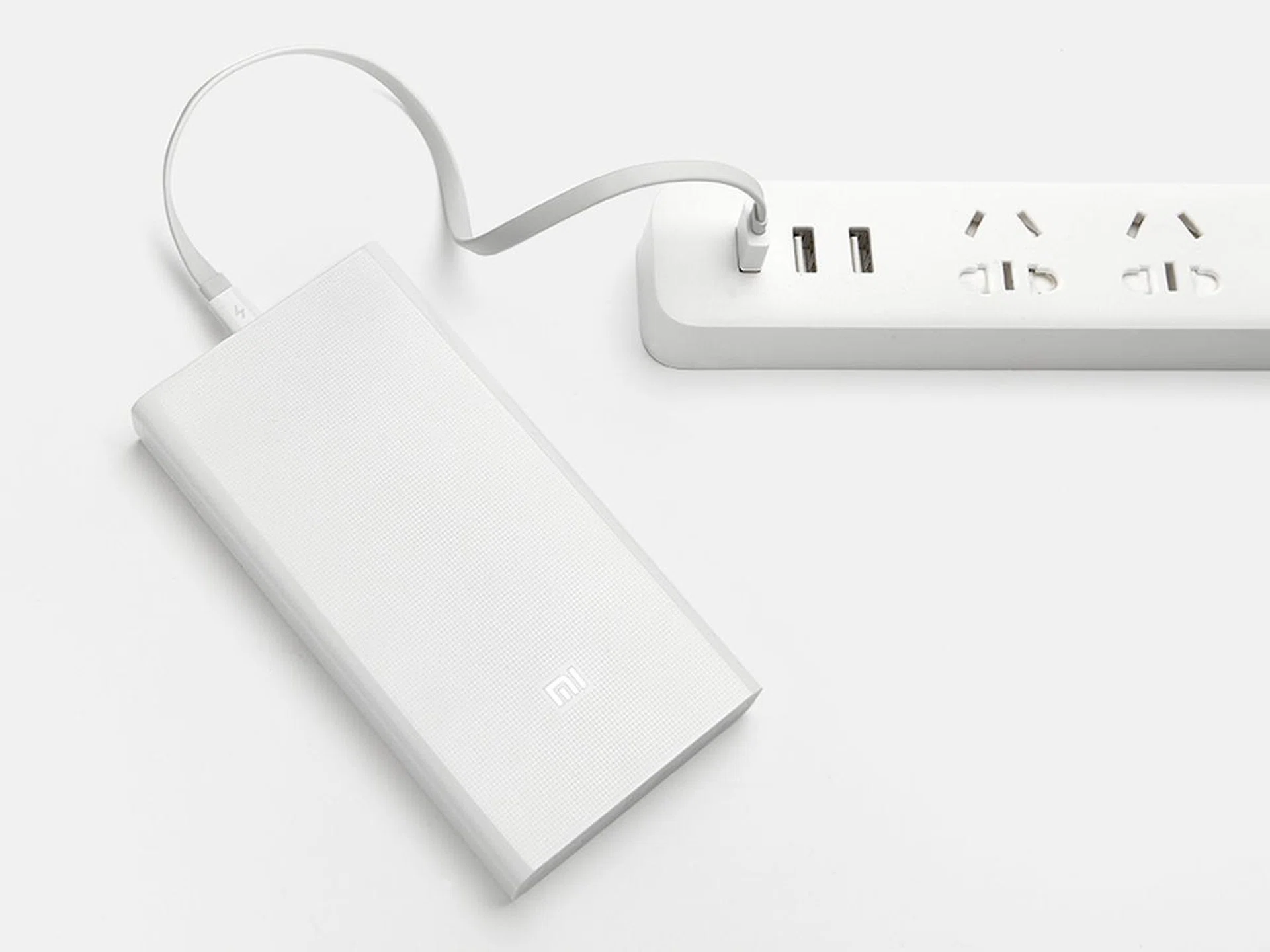 To ensure it doesn't take too long to recharge its own cells, high-capacity power banks tend to sport a faster input port. The new Xiaomi 20,000mAh Mi Power Bank's input port supports 5V/2A, 9V/2A, and 12V/1.5A. (Image source: Xiaomi.)