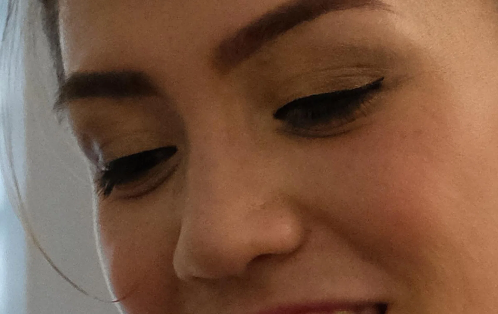 100% crop.