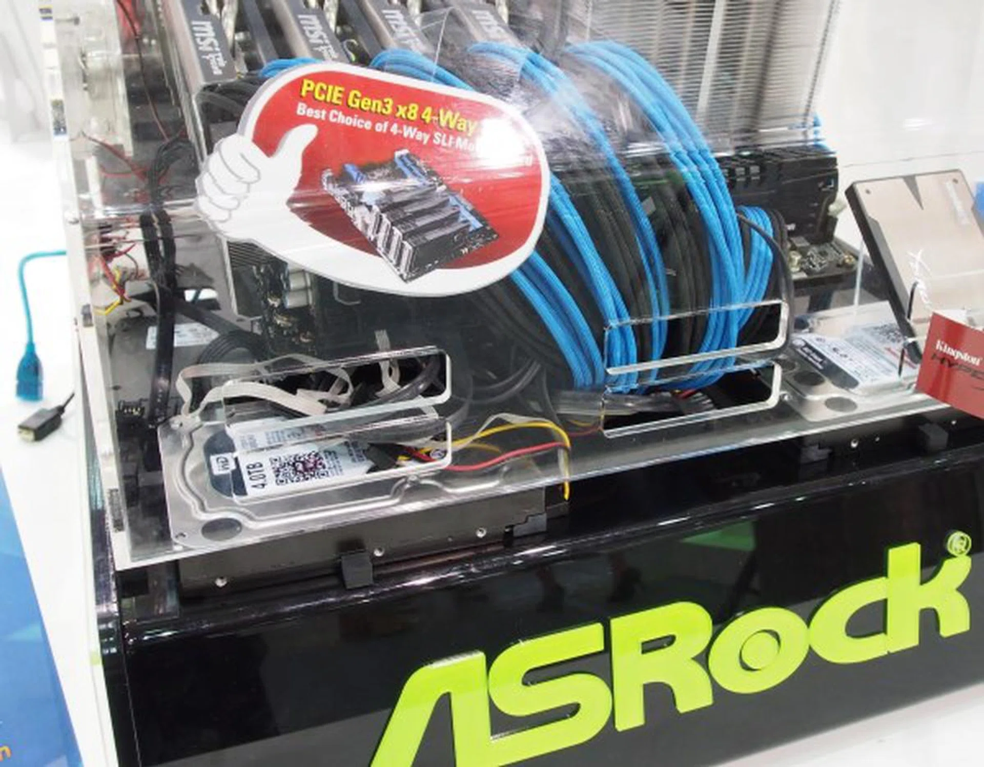 ASRock's setup was based on their Z97 Extreme9 motherboard running on Intel Core i7-4790 and 32GB Kingston HyperX Beast DDR3 2400 RAM.