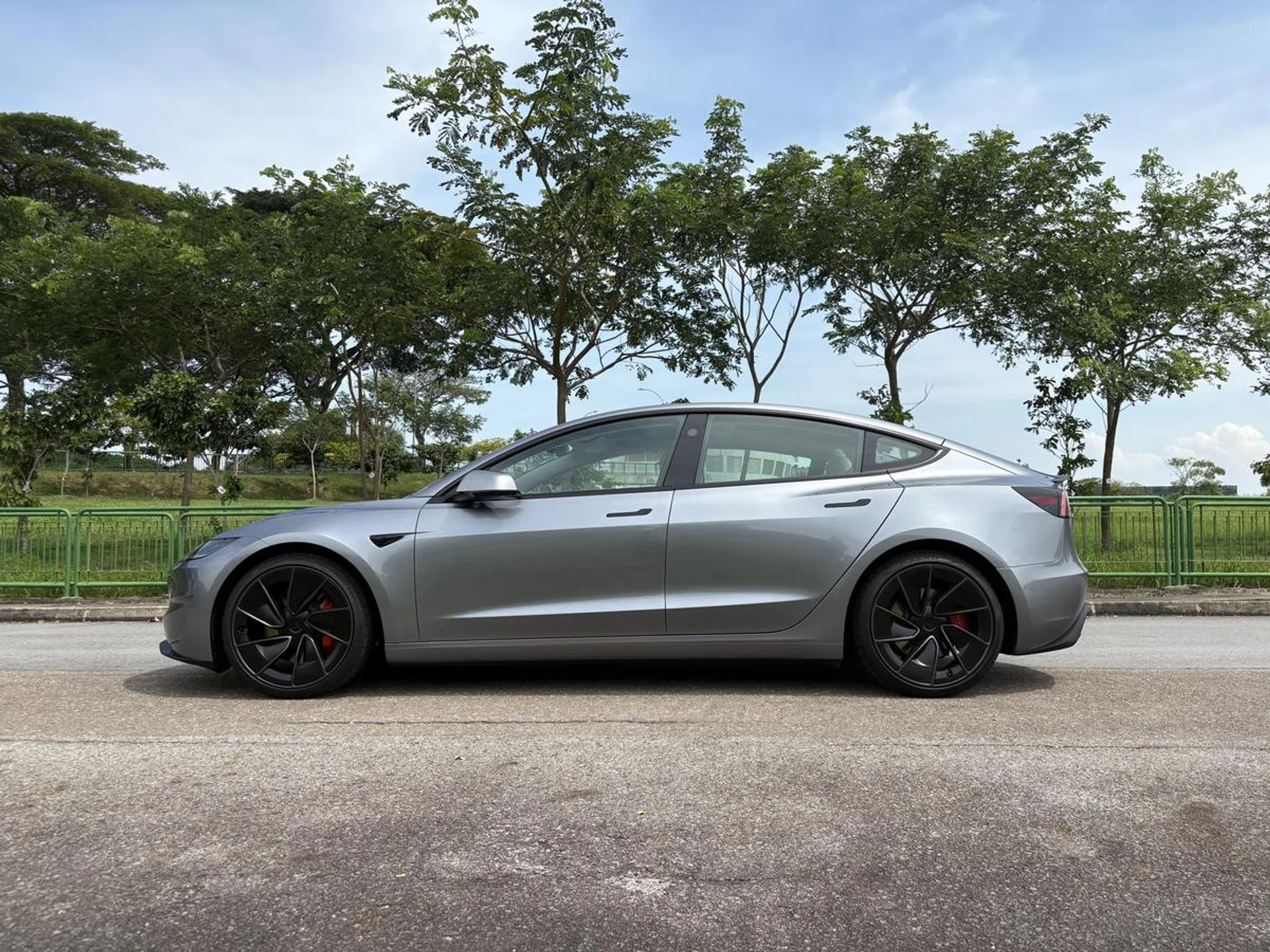 The iPhone 16 does a good job of accurately capturing the car's colour. Taken with the main camera. (Click to see image in full resolution) Photo: HWZ