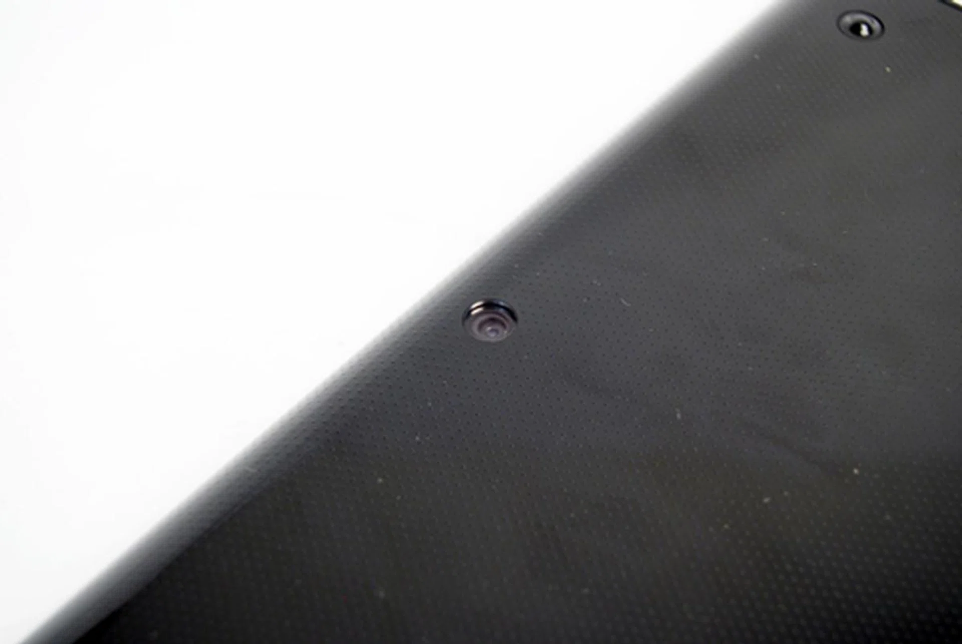 The Sony Tablet S is equipped with a 5-megapixel rear camera that is powered by Exmor for mobile. 