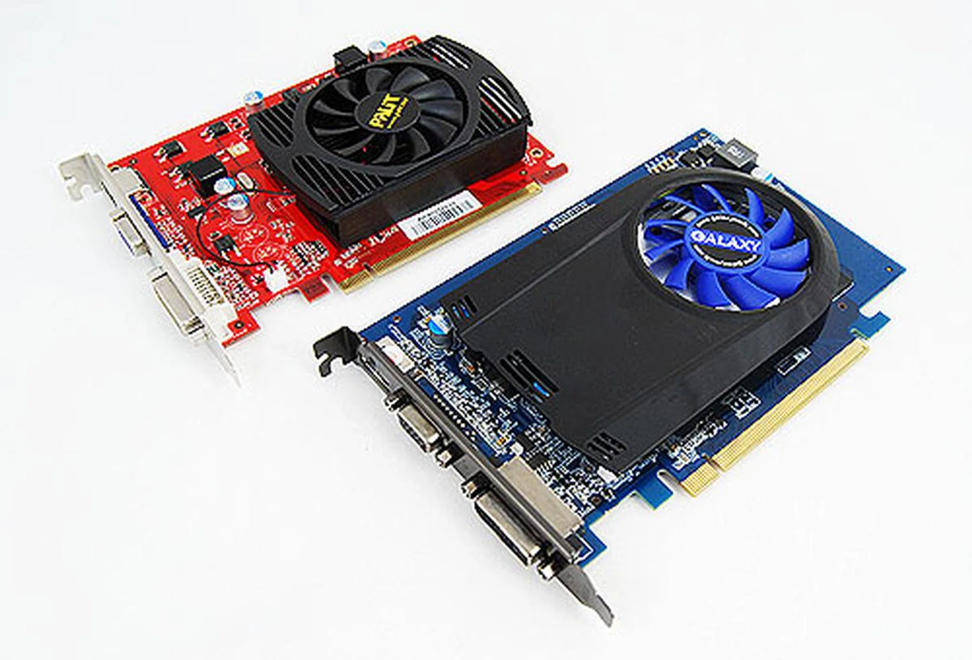 The GeForce GT 220 is NVIDIA's first 40nm GPUs and are aimed for the budget-minded. Question is, how would they fare? 