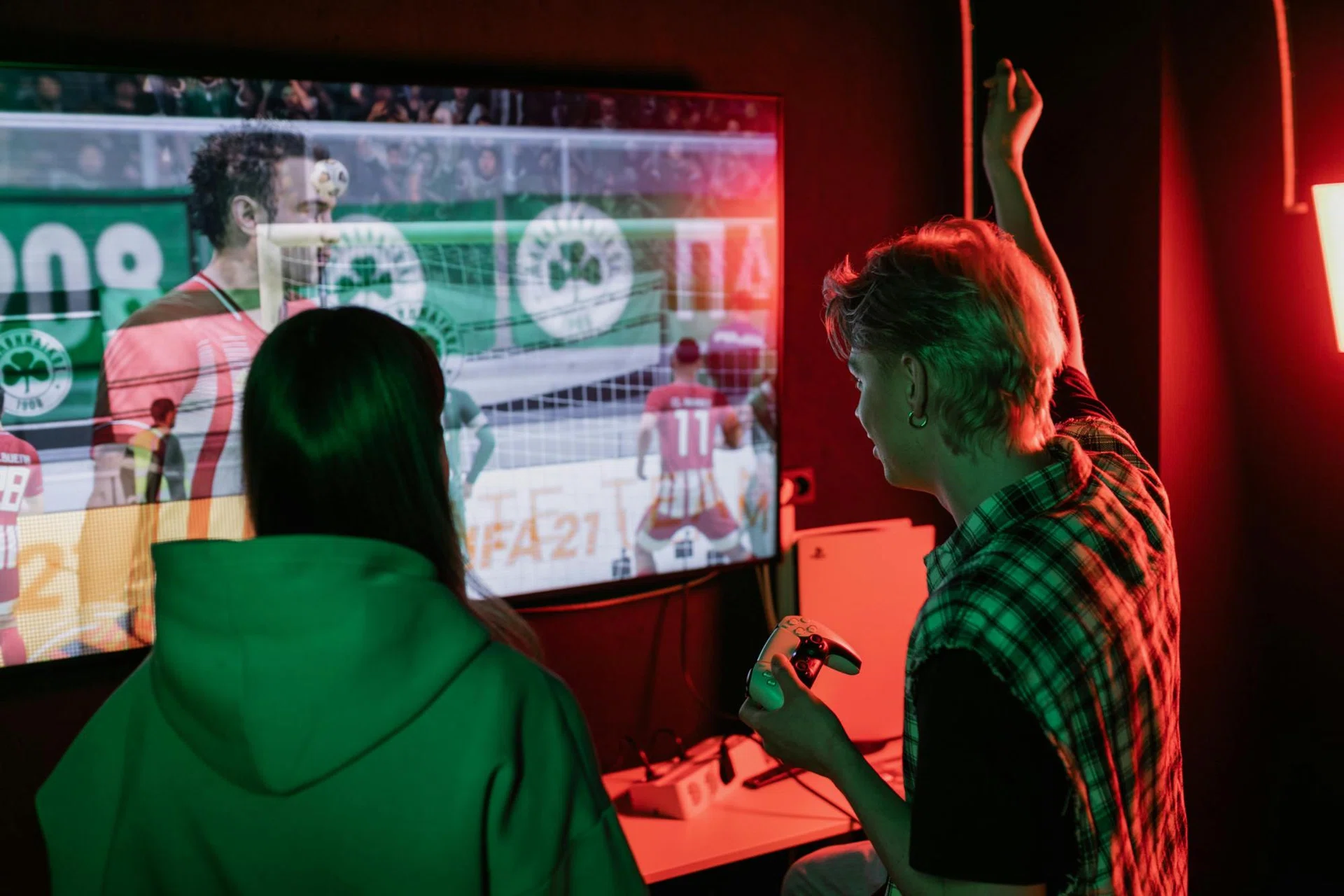 The reflection of lights on your TV screen can spoil the viewing experience