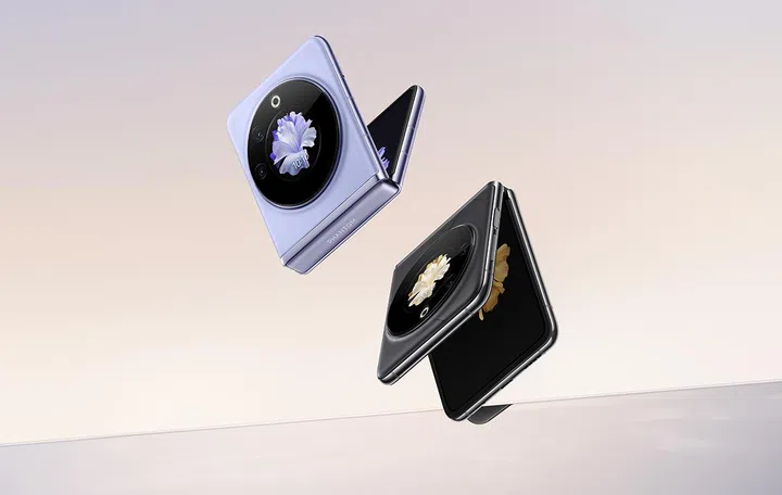 Tecno Phantom V Flip 5G in Mystic Dawn (left) and Iconic Black (right). Image credit: Tecno.