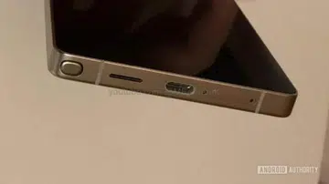 The S Pen slot, speaker, USB-C port and SIM card slot are found on the underside of the purported Samsung Galaxy S25 Ultra device. (Photo: GamingMK)