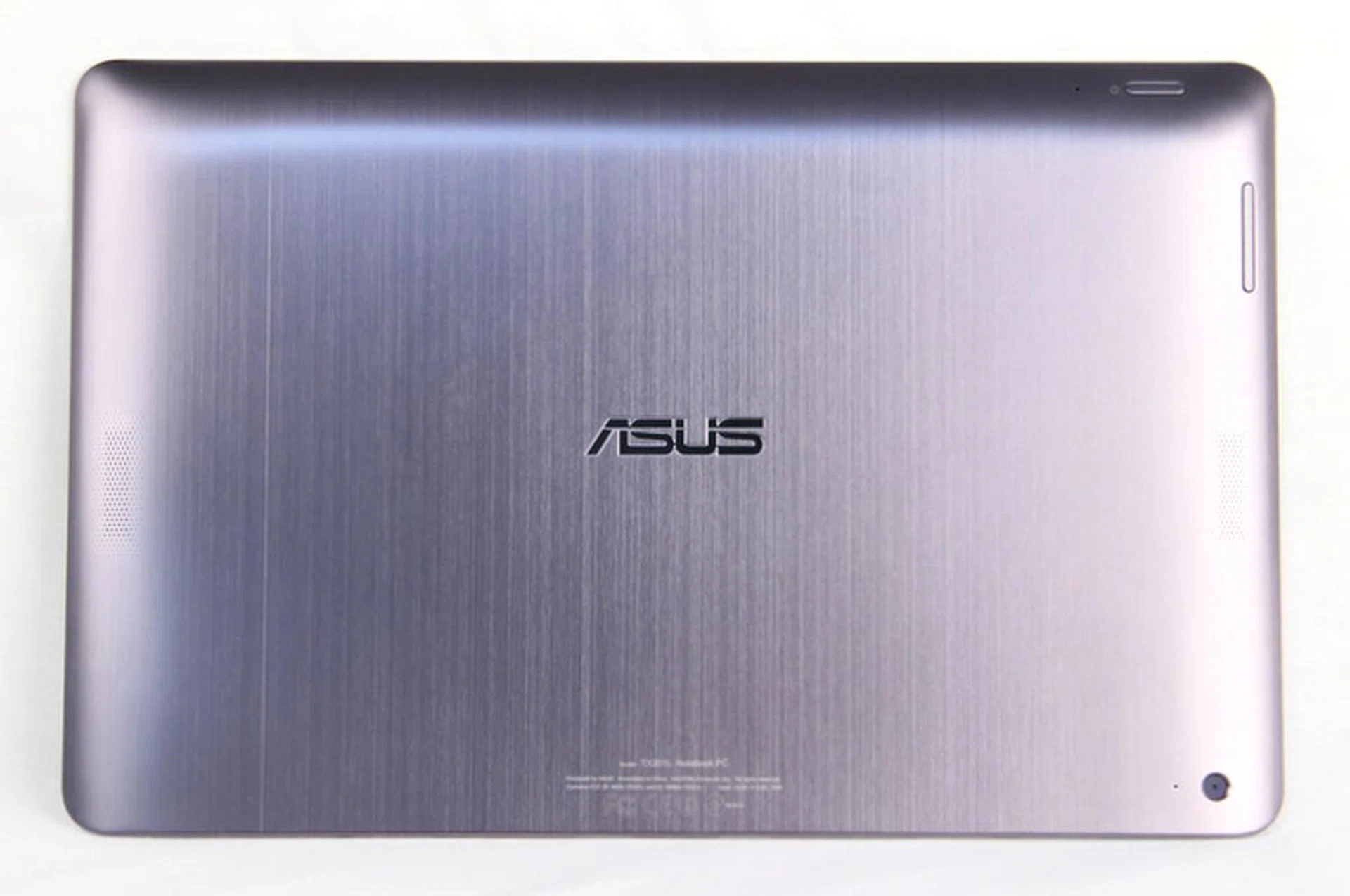 The Android tablet display's housing is made from aluminum, just like the main keyboard dock portion of the notebook.