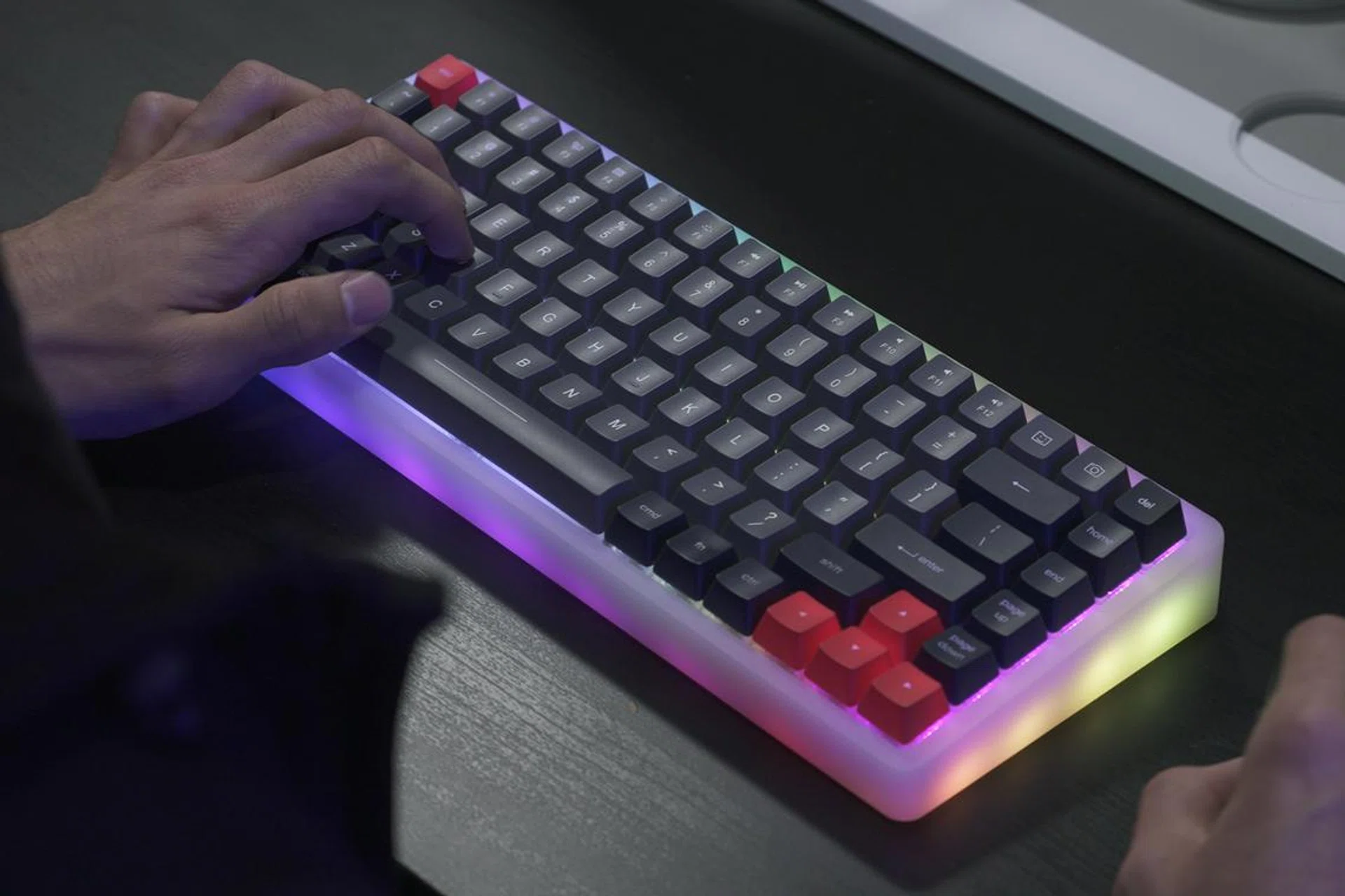 The Marsback M1 is one of those rare wireless mechanical keyboards that supports Mac-specific keys. (Image source: Marsback)