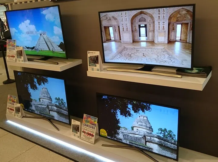 The cheapest curved 4K UHD TV from Samsung is the 40-inch JU6600, which goes for S$1,599.