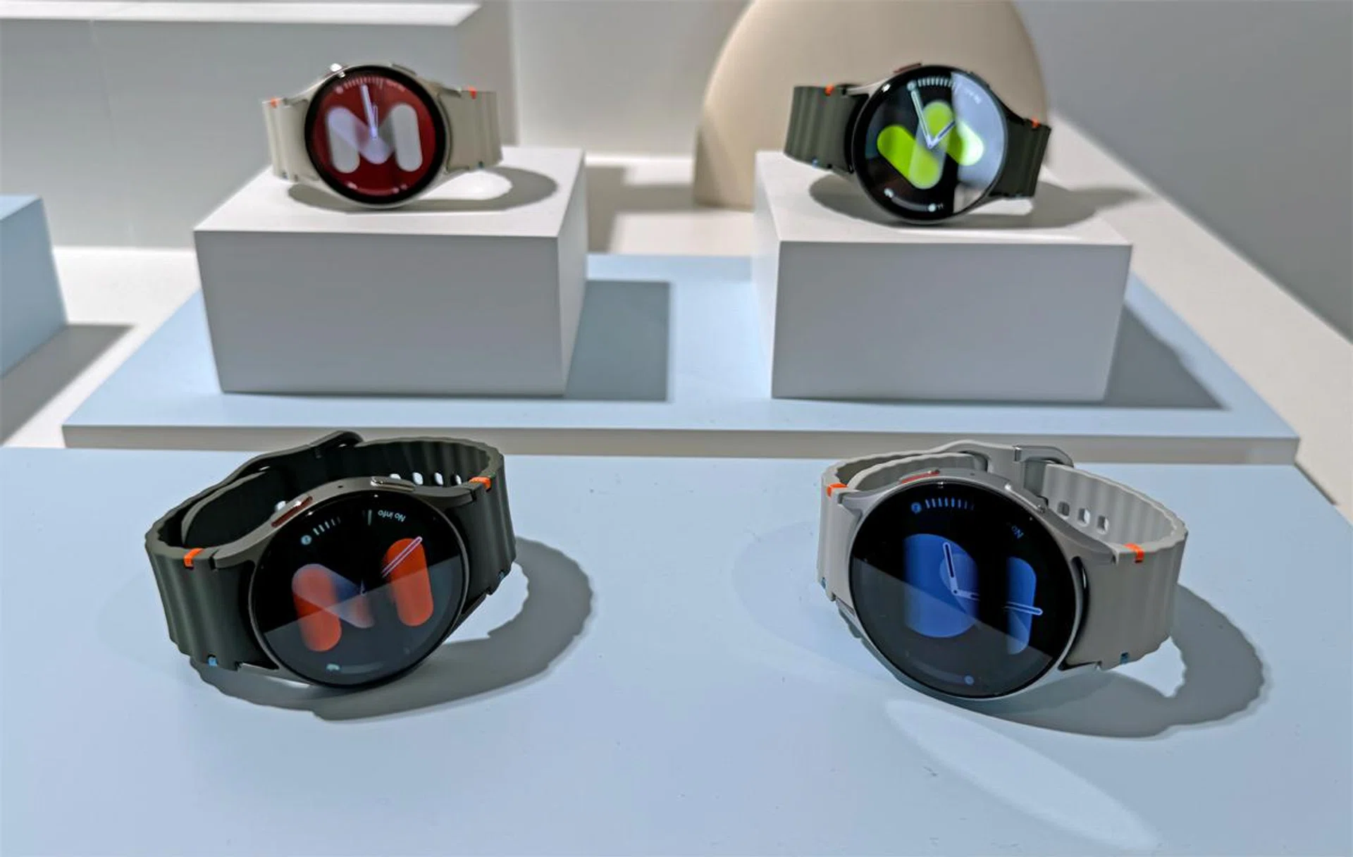 There's just a single model the Galaxy Watch7 now, but still in two sizes 40mm and 44mm. The Classic with the rotating bezel is gone, and the Pro has been revamped as the new Ultra. Photo: HWZ