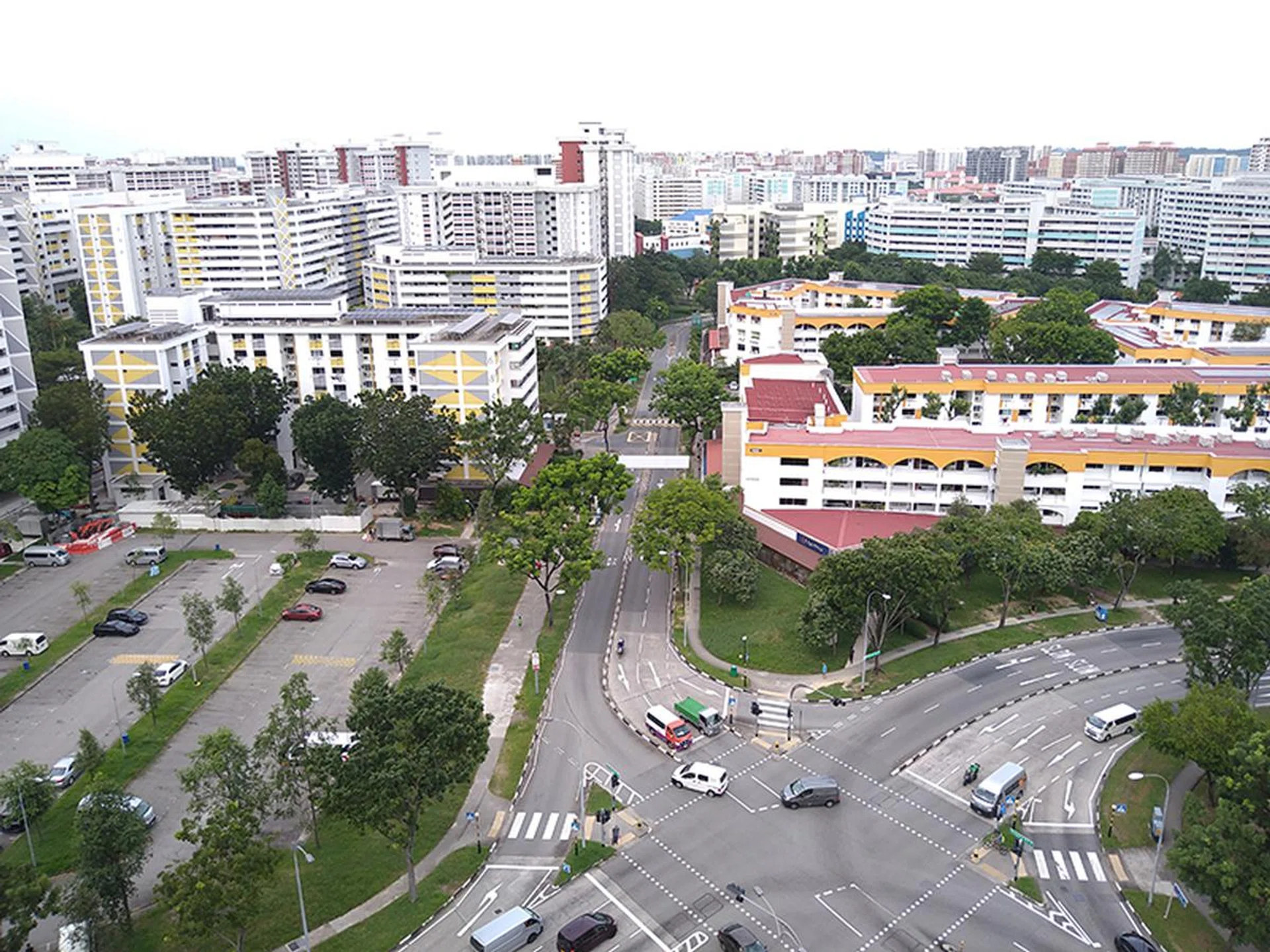 Main camera shot for comparison.