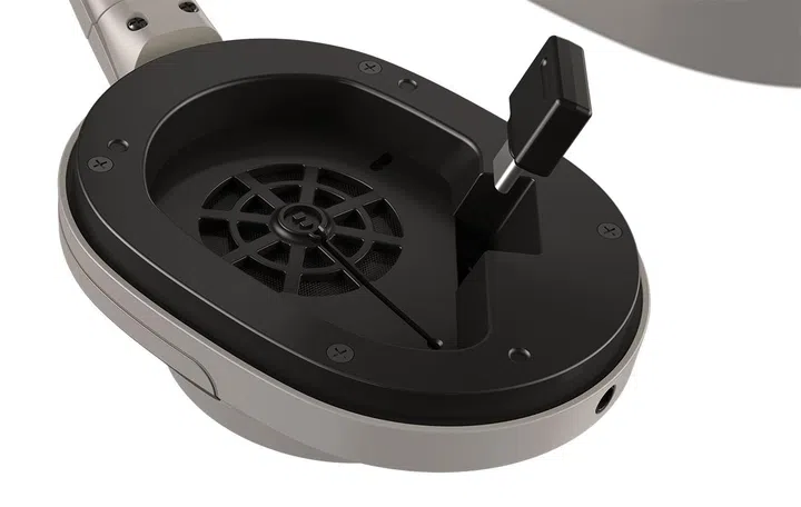 The MIX also comes with a FWD transmitter that supports high-res audio.