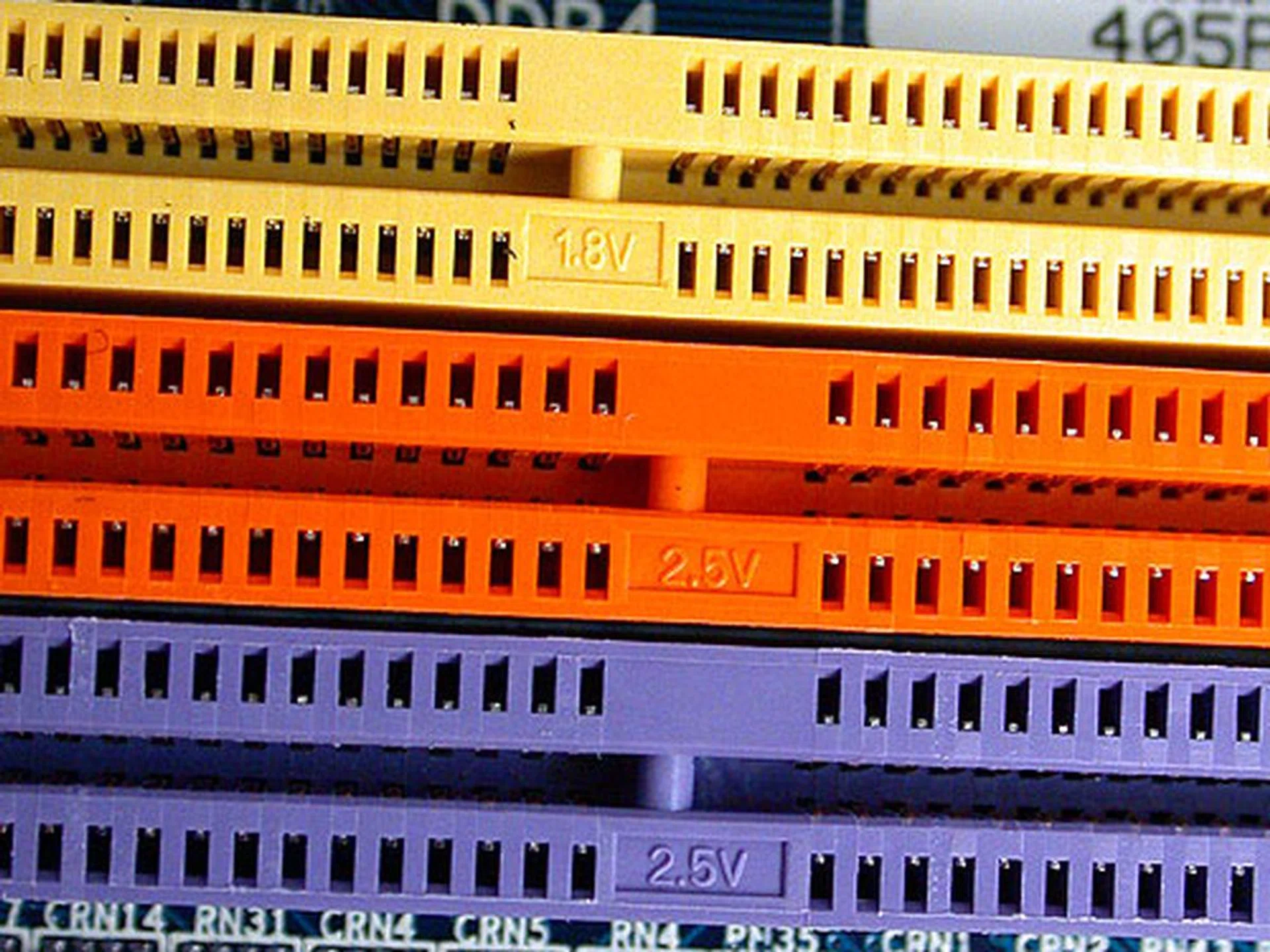 The support for two types of memory on this very impressive 915P motherboard from Gigabyte.