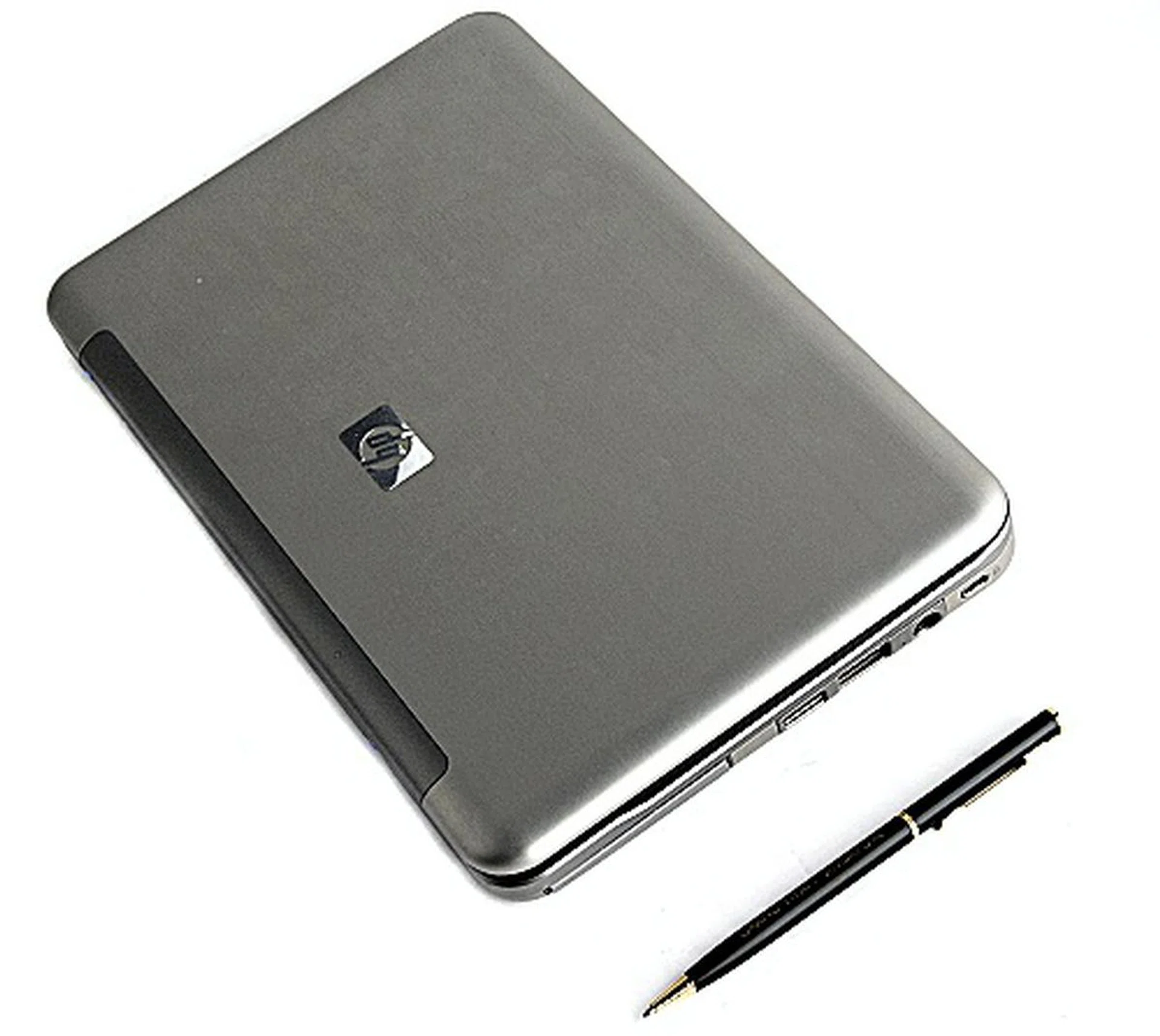 Same thing, but with a pen this time. Note that width of the Mini-Note is just slightly longer then a pen.
