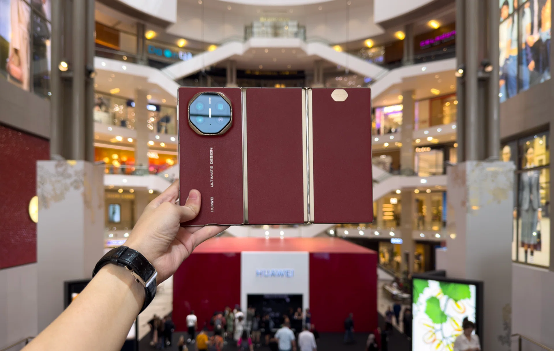 Huawei Mate XT | Ultimate Design in Red