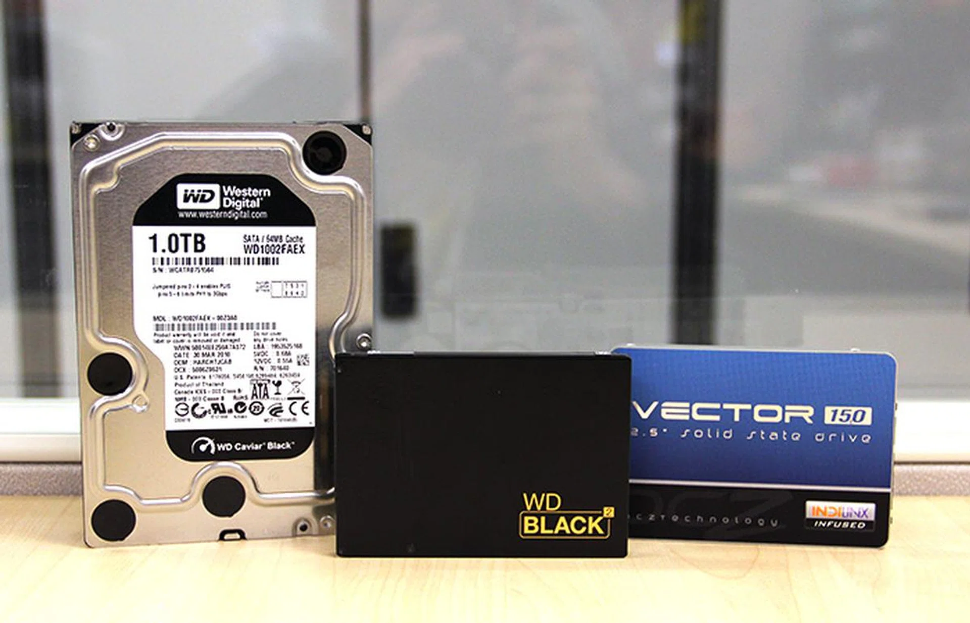 The WD Black2 combines an SSD and hard disk drive into a single 2.5-inch form factor drive.