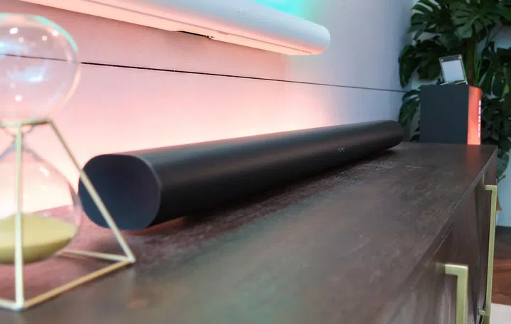 The Arc Ultra has three more drivers than the old Arc soundbar. Photo: HWZ
